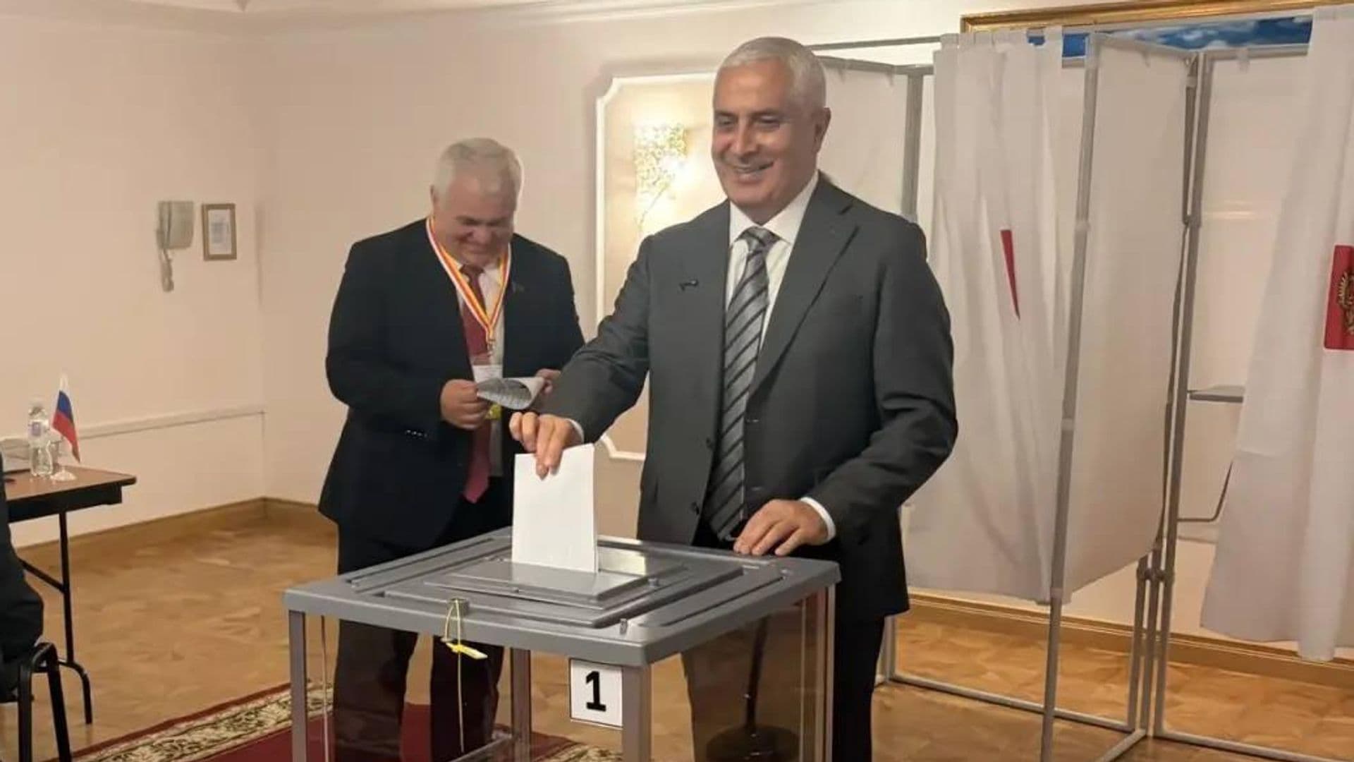 Марат Камболов проголосовал на выборах в Госдуму