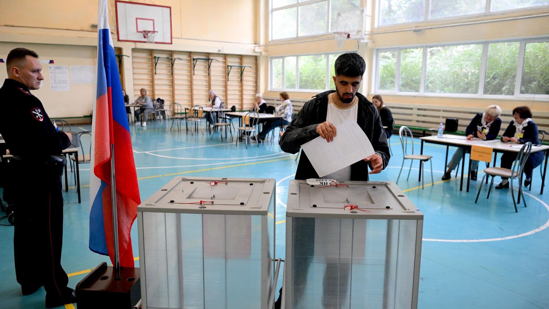Exit poll: "Единая Россия" получает на выборах в Госдуму 49,4% голосов