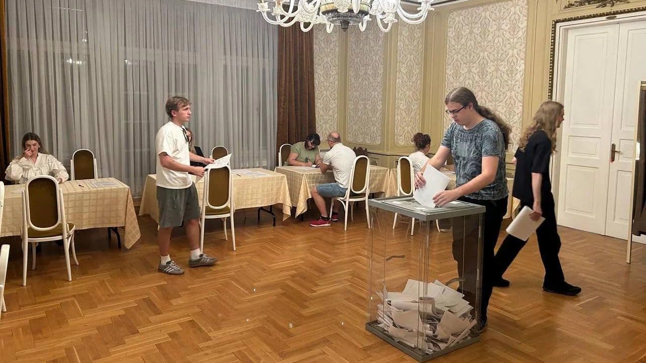 Посол в Венгрии оценил активность избирателей на выборах в Госдуму