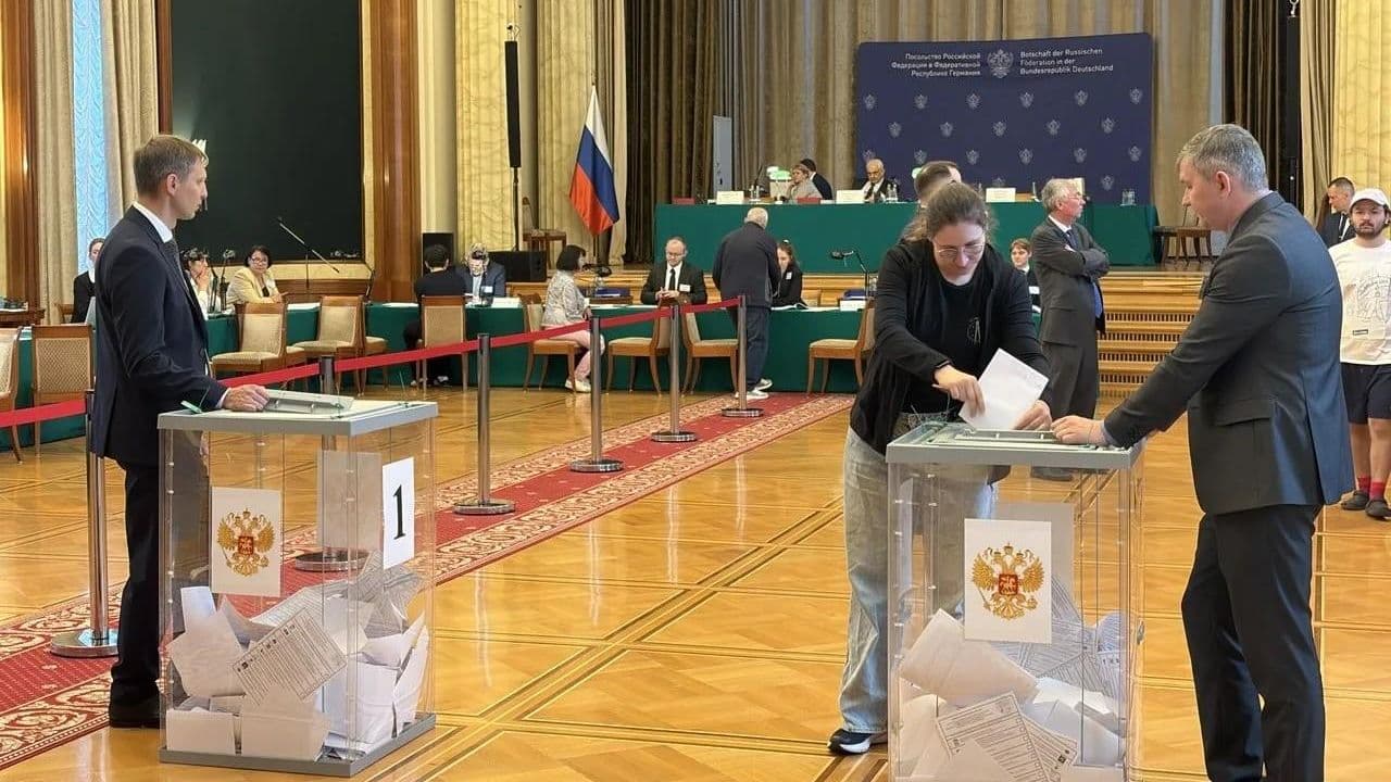 Россияне в Берлине рассказали, почему пришли голосовать на выборах