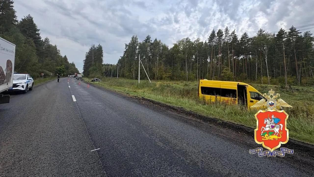 В Коломне столкнулись две легковушки и микроавтобус