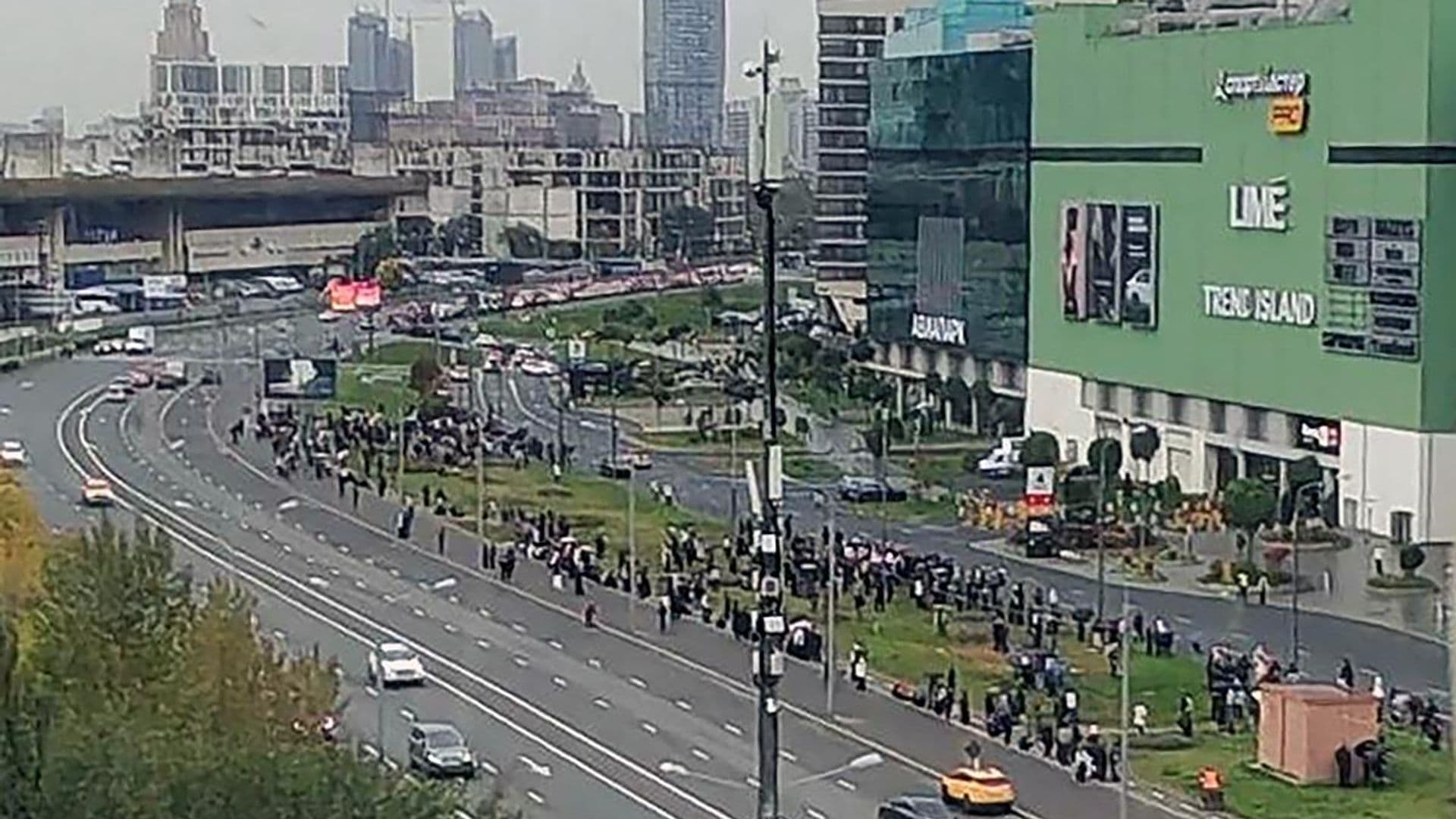 В московском ТЦ "Авиапарк" провели учебную эвакуацию