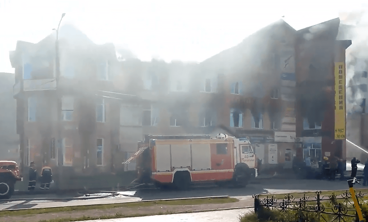 При пожаре в ТЦ в Стерлитамаке погибли три человека
