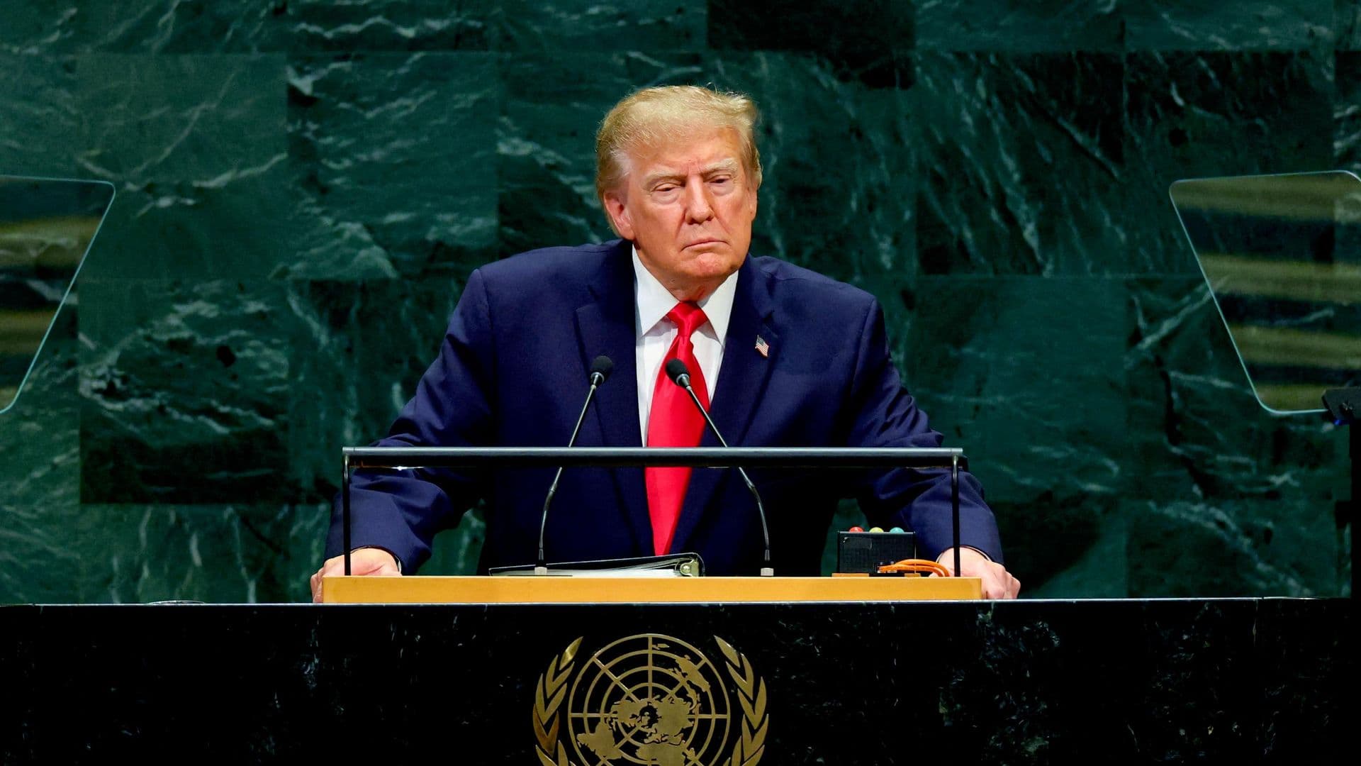 США намерены поощрять развитие искусственного интеллекта, заявил Трамп