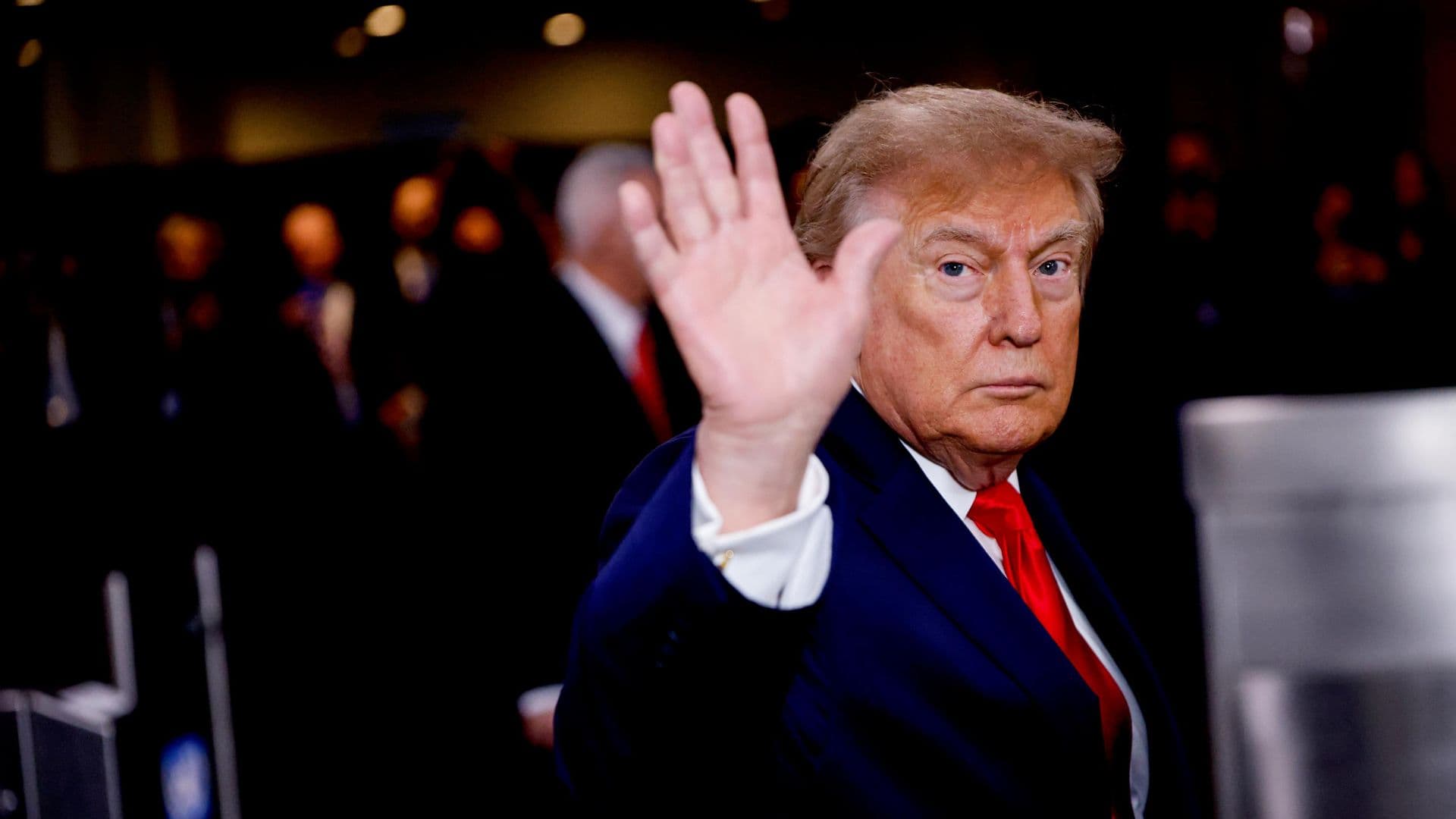 Трамп после выступления на ГА ООН помахал рукой корреспонденту РИА Новости