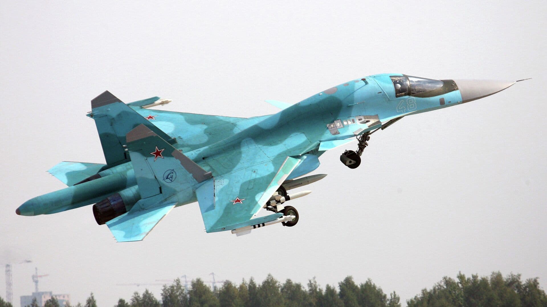 Су-34 уничтожил взвод ВСУ в подземном бункере в Сумщине, сообщили военные