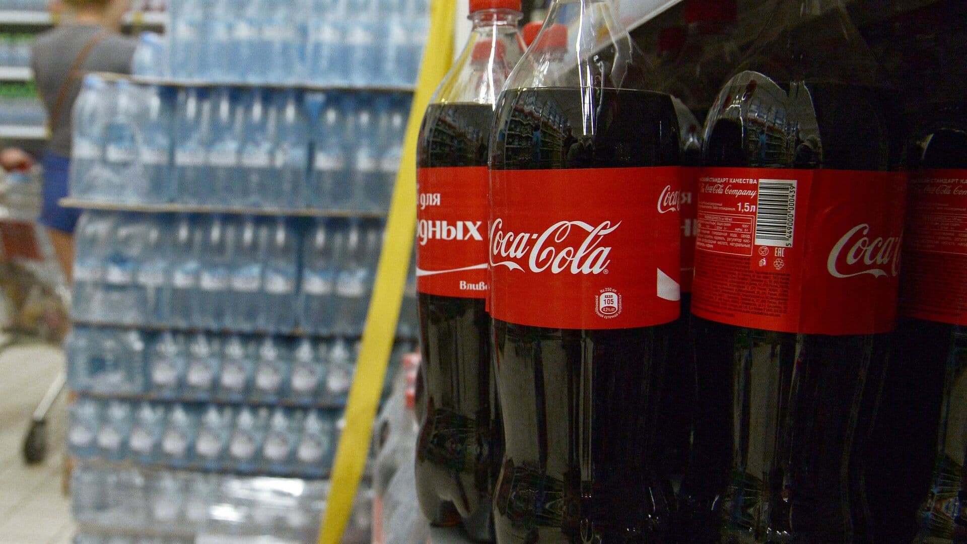 Coca-Cola Japan прокомментировала появление своей газировки в России