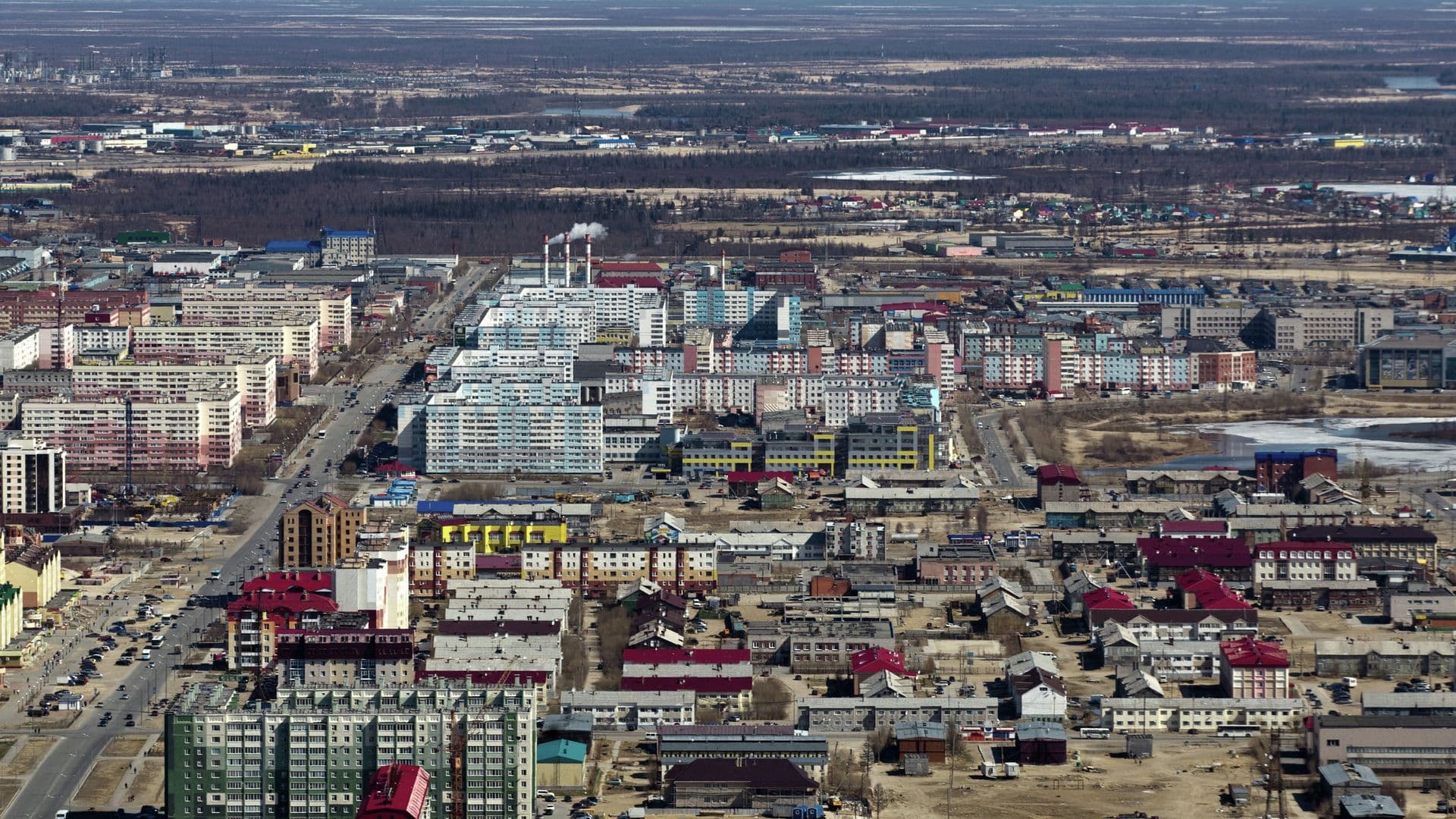 В аэропорту Нового Уренгоя ввели временные ограничения на полеты