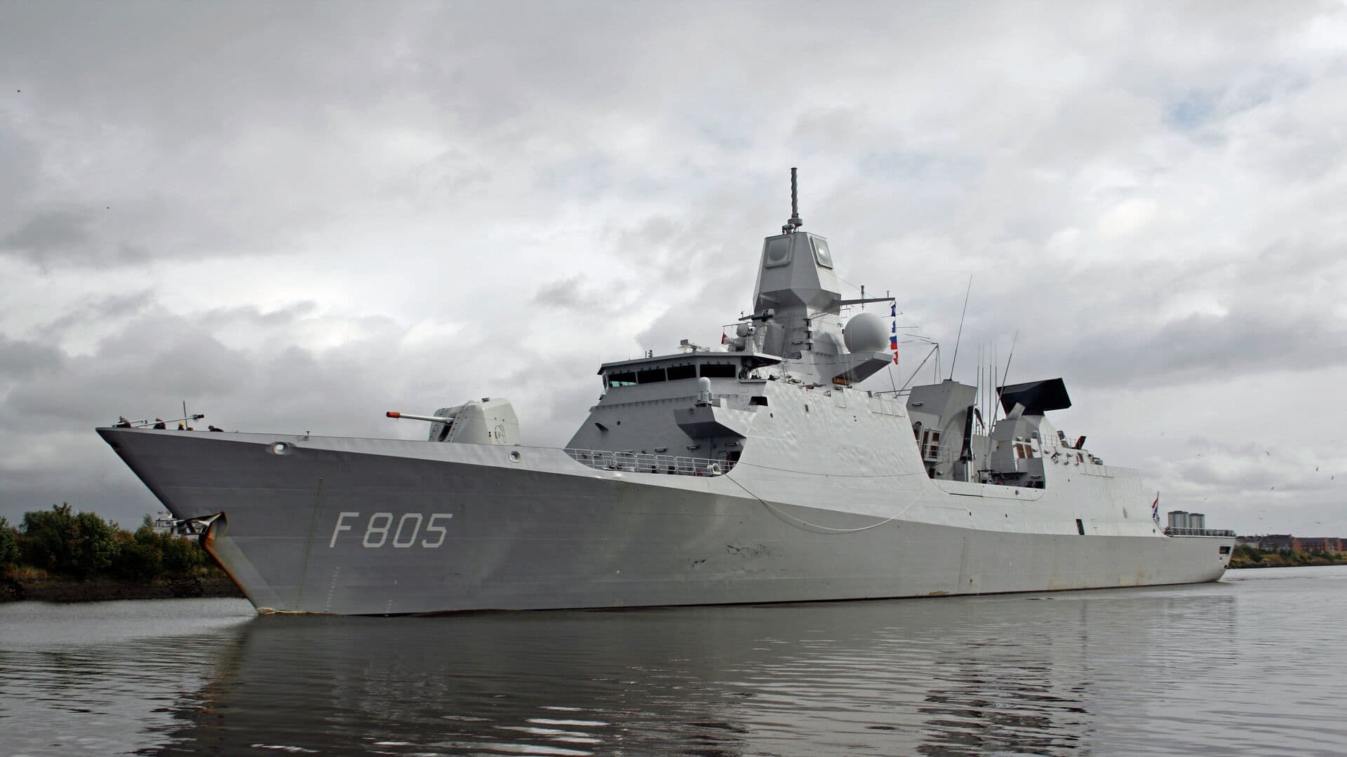 СМИ отследили нидерландский военный фрегат с помощью трекера за пять евро