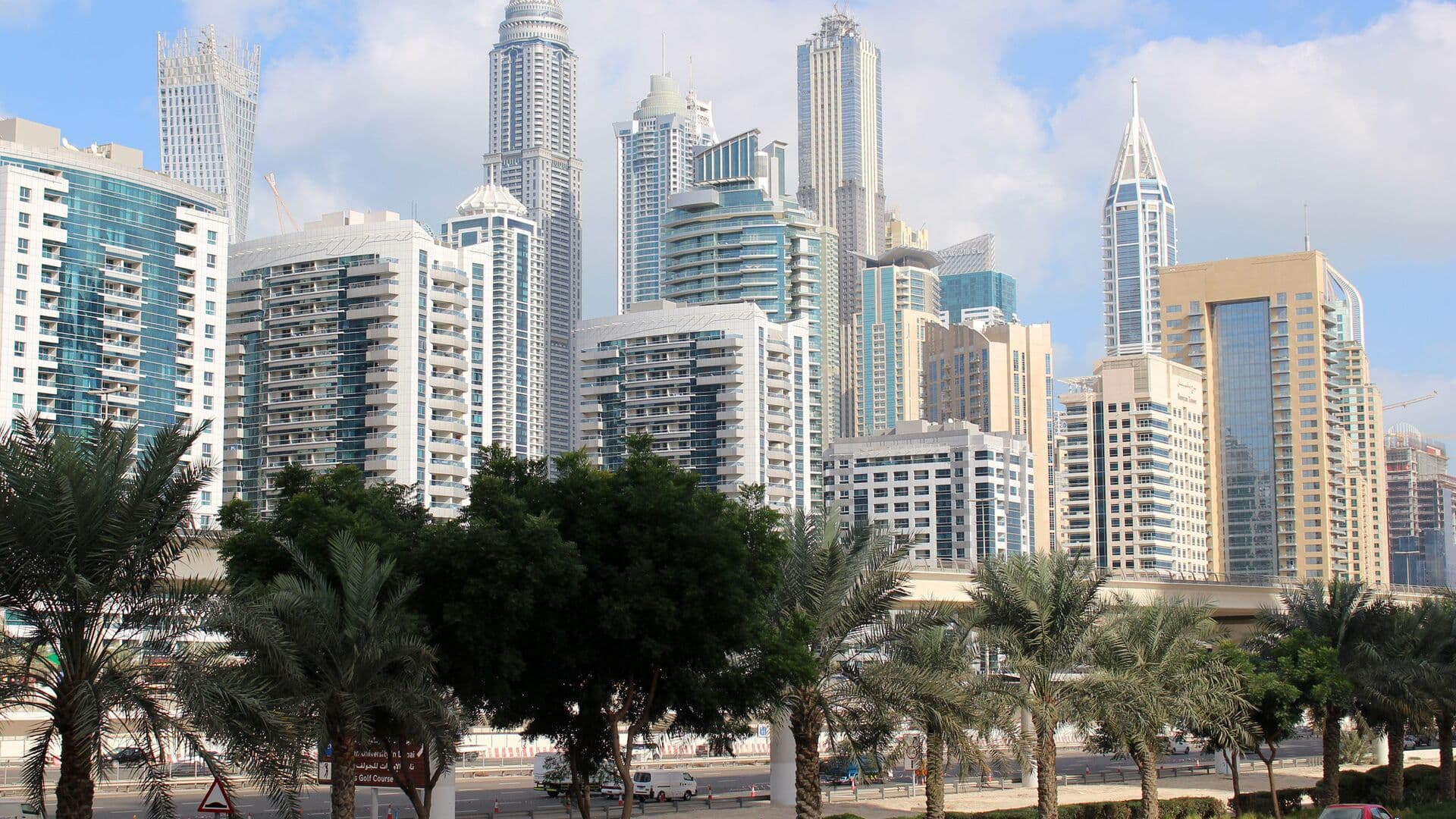 Российская туристка рассказала о запасах еды и воды в Дубае