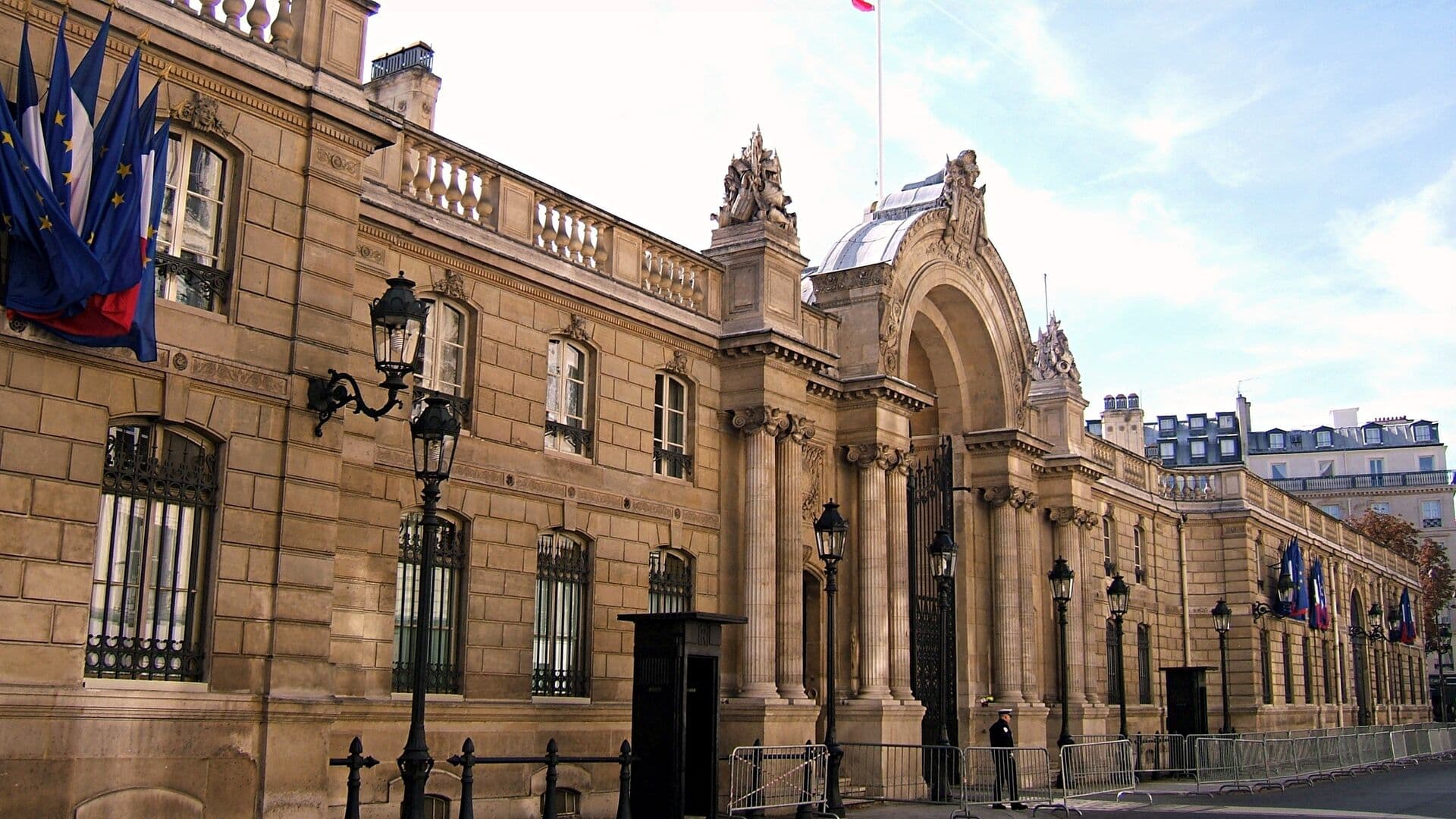 Чиновники из команды Макрона покидают посты в Елисейском дворце, пишут СМИ