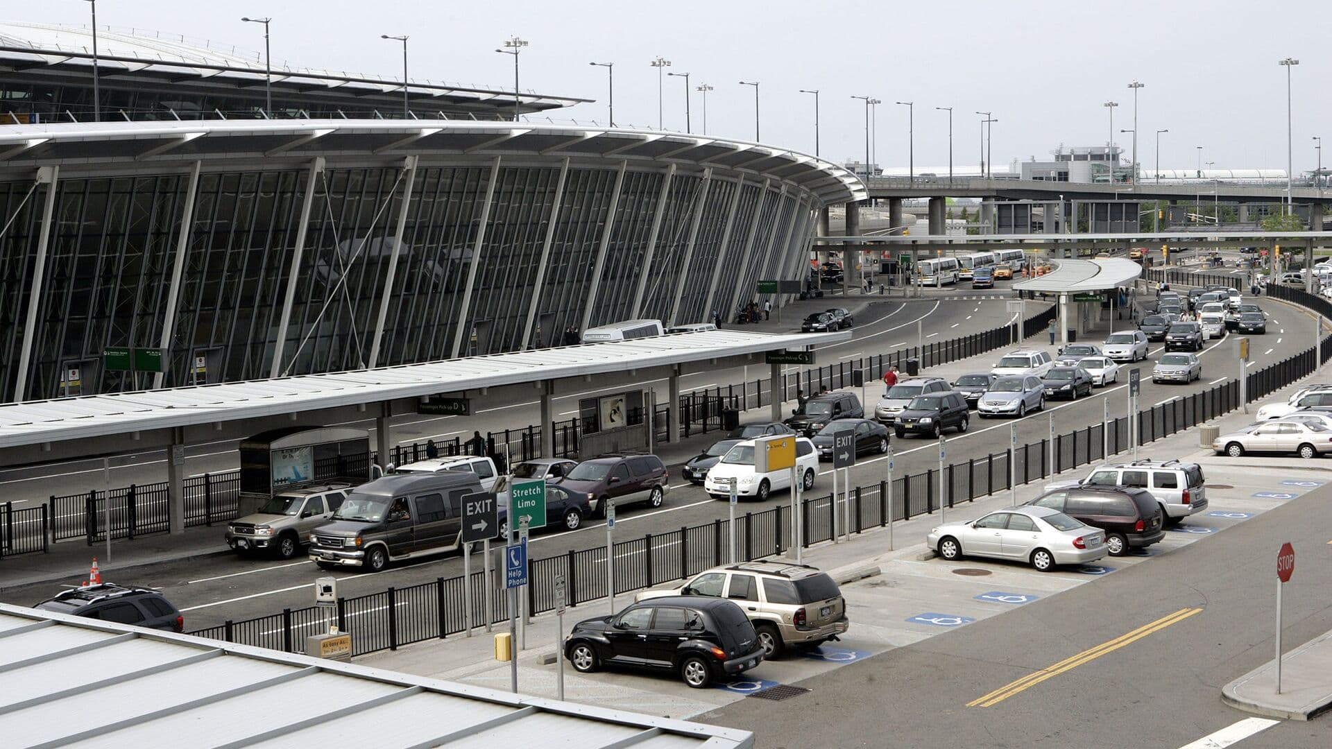 В США заявили о хаосе в аэропортах из-за шатдауна