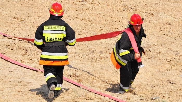 Площадь пожара на заминированных территориях в Карабахе увеличилась