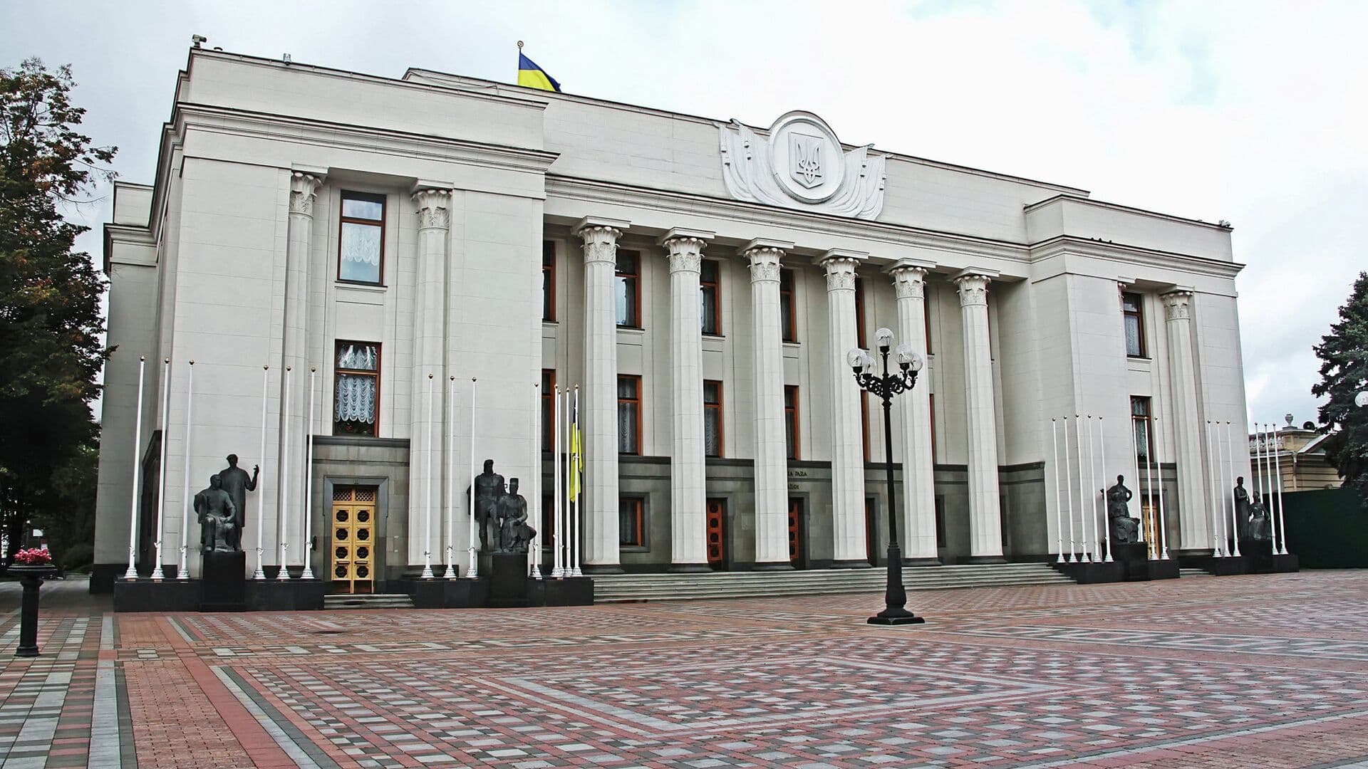 Большая часть депутатов не пришли в Раду