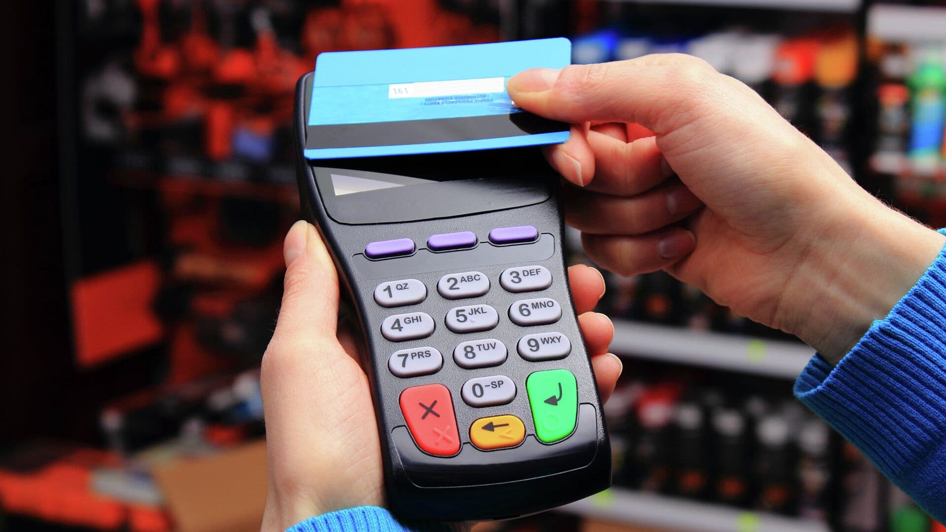 Аналитик рассказал, почему банки не спешат подключаться к сервису "Волна"