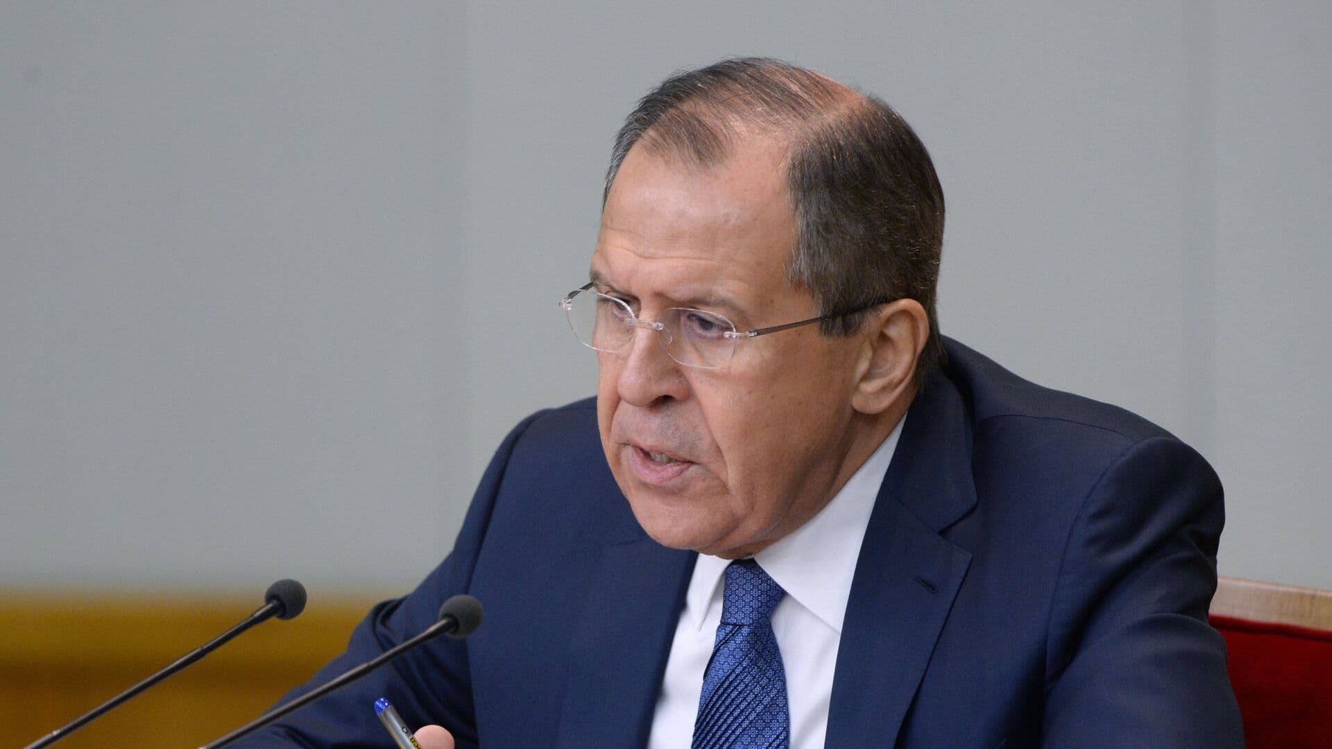Россия и КНР хотят нормальных отношений между всеми странами, заявил Лавров