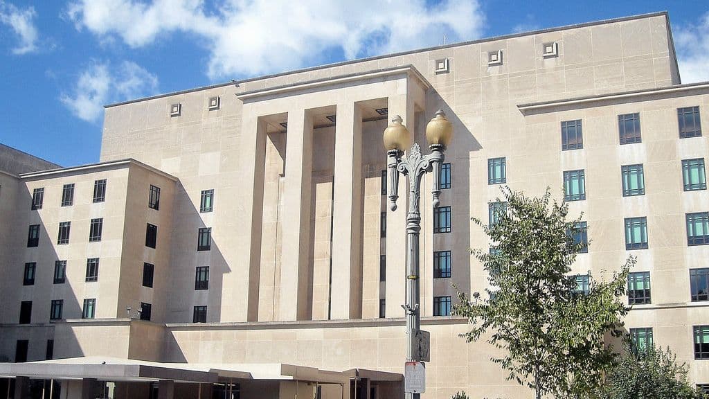 Госдеп за последние дни аннулировал 150 виз из-за "родильного туризма"