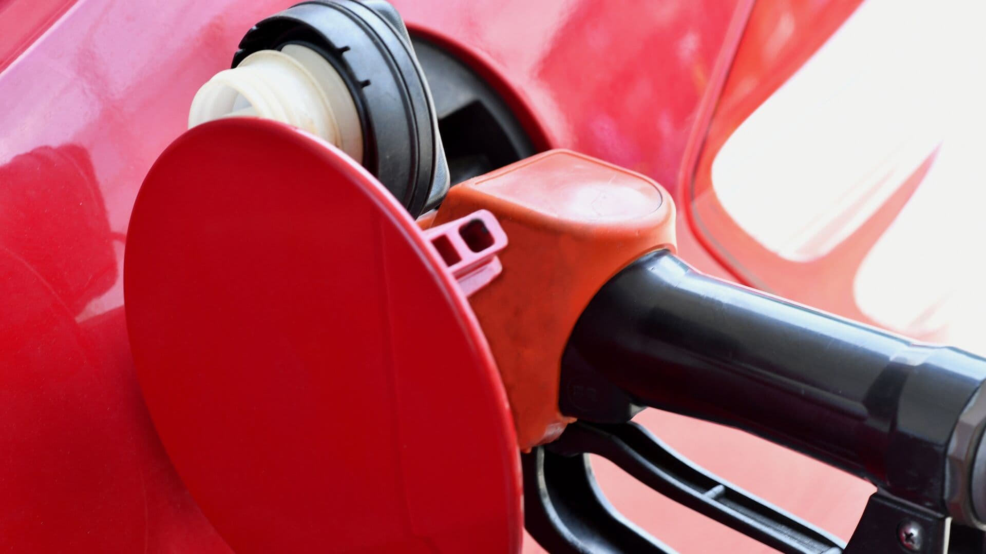 Немцы едут в Польшу за дешевым топливом