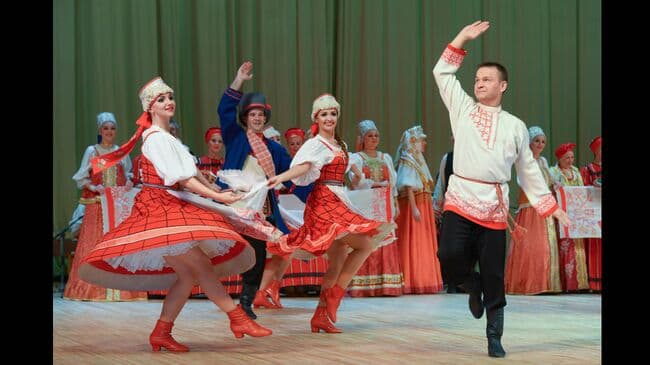 Путин поздравил Северный русский народный хор со 100-летием