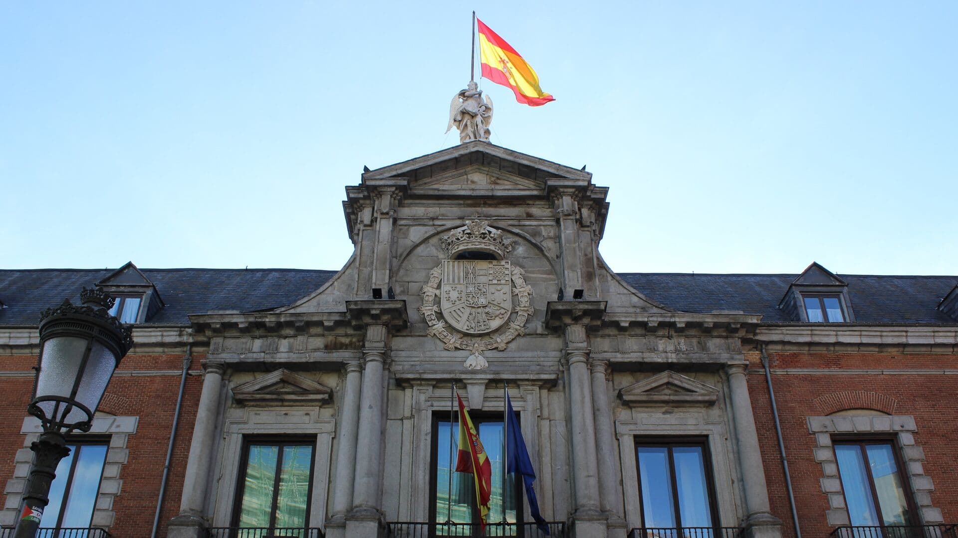 Глава МИД Испании ответил на угрозы США