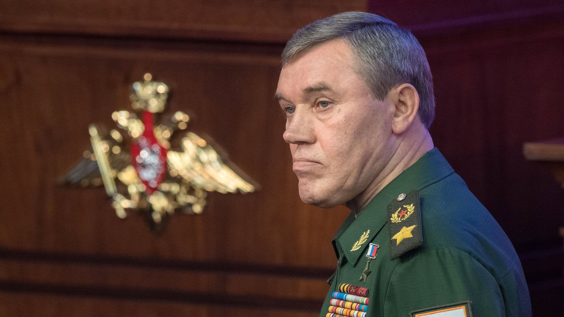 Группировка "Запад" ведет активное наступление в зоне СВО, заявил Герасимов