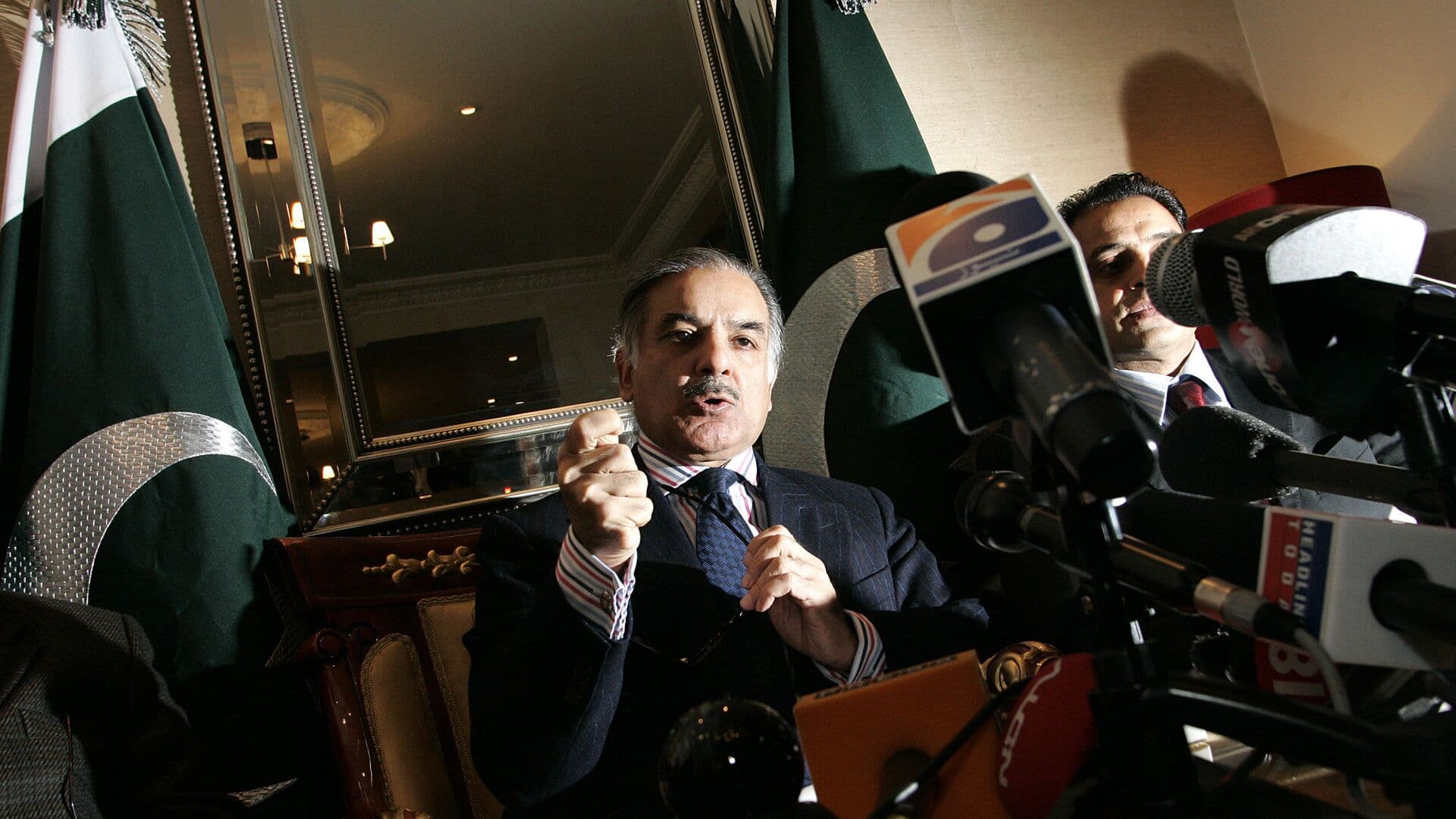 Премьер Пакистана поблагодарил Трампа за продление перемирия с Ираном