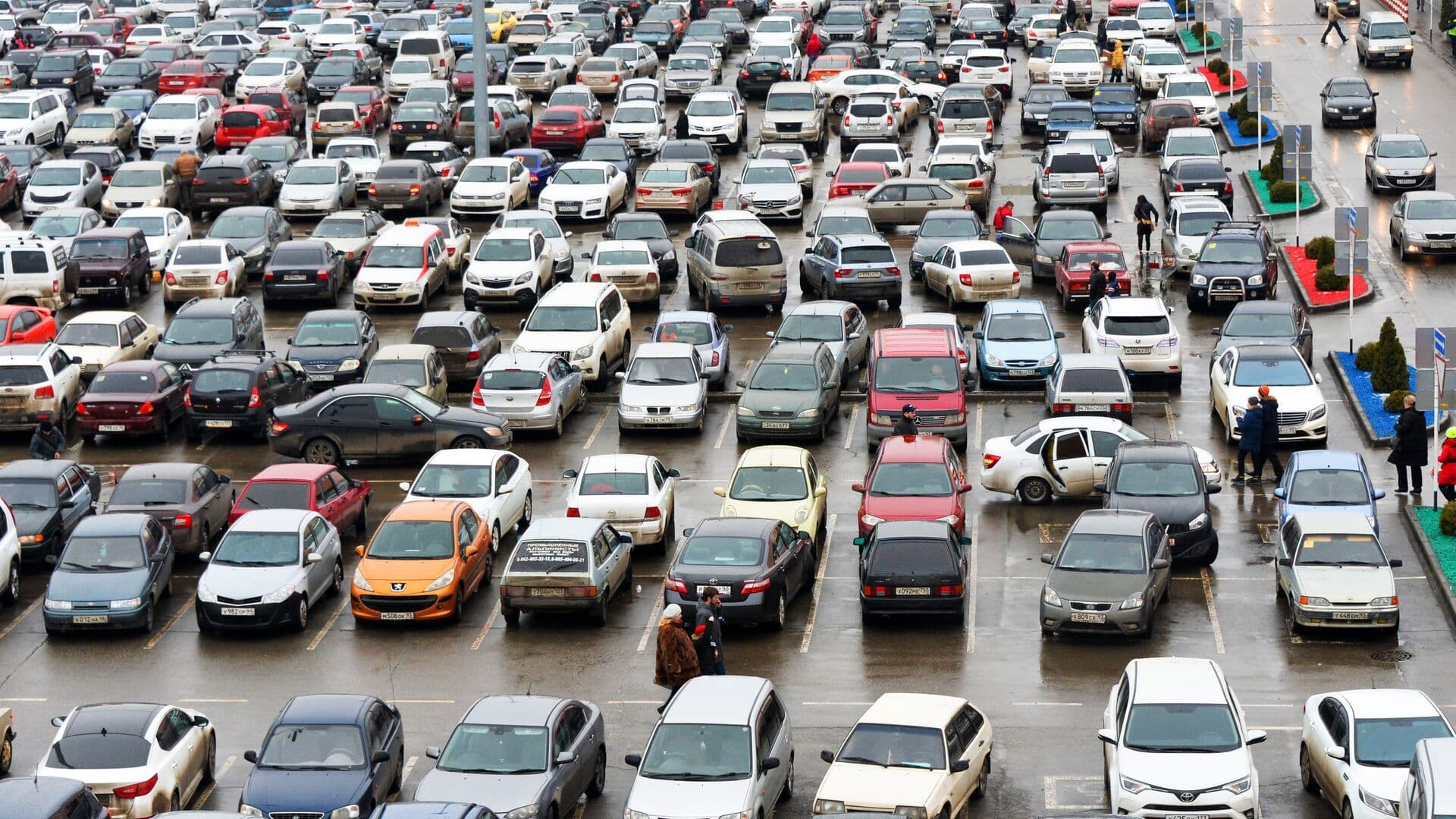 Жителям Подмосковья рассказали, как получить льготу на бесплатную парковку