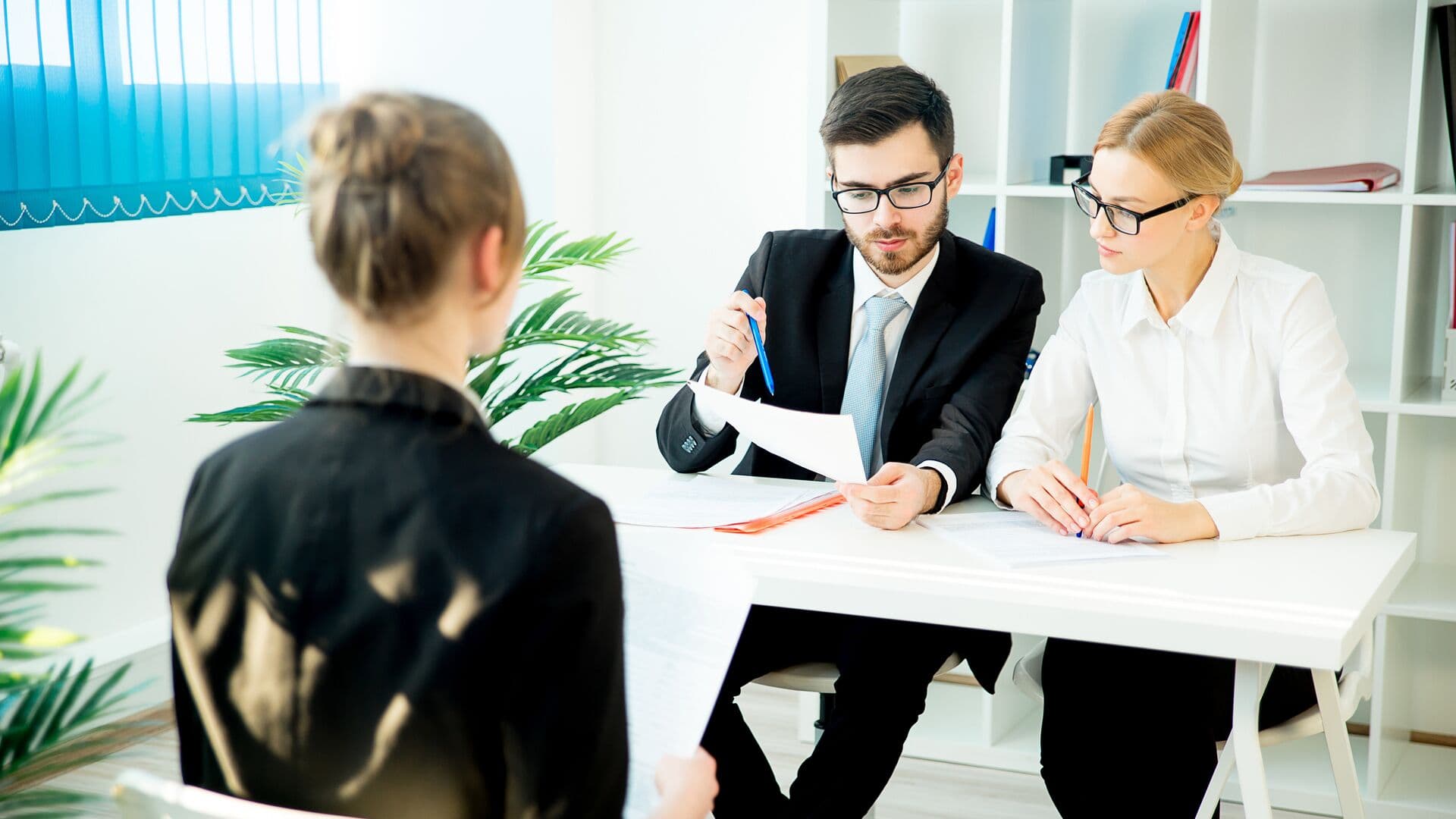 Соискатель работы не обязан сообщать о ребенке-инвалиде, заявили в Госдуме