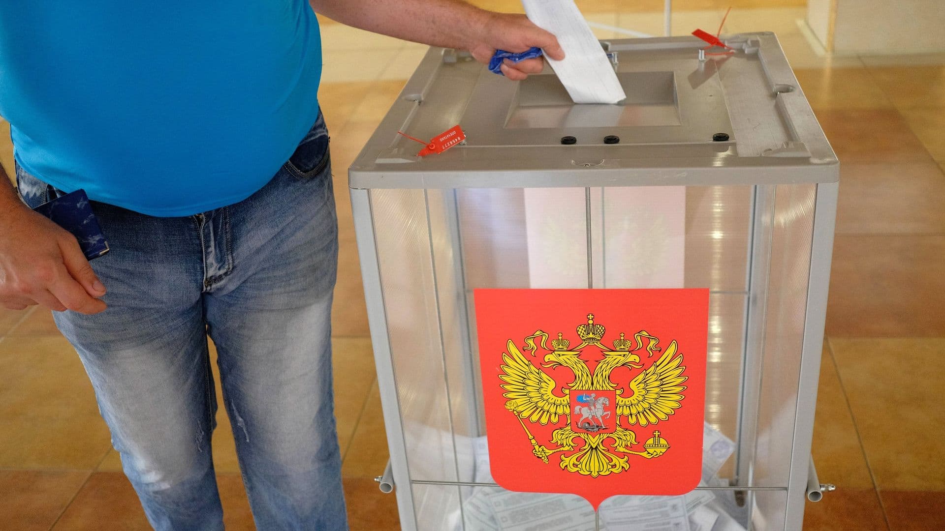 В ЛНР общая численность избирателей составляет 1,1 миллиона человек