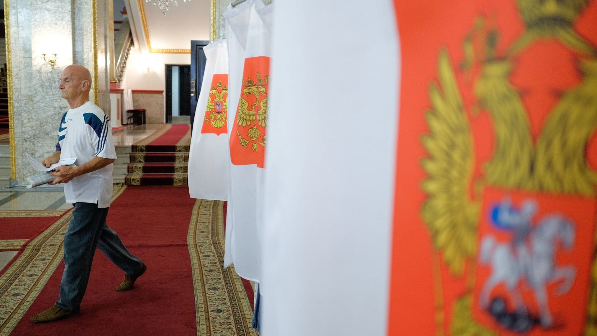 В Туве открылись участки для голосования на выборах главы региона