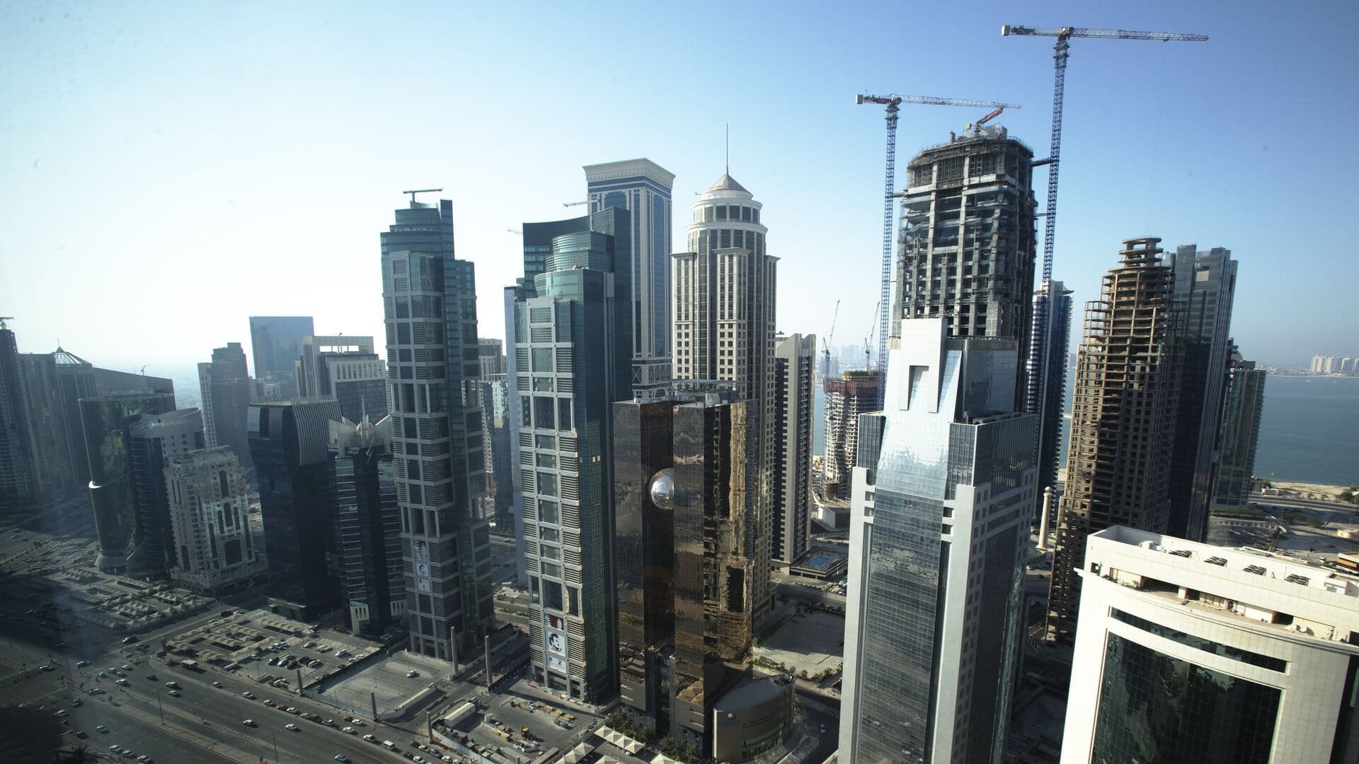 Первые автобусы с россиянами с круизов выехали из Дохи в Эр-Рияд