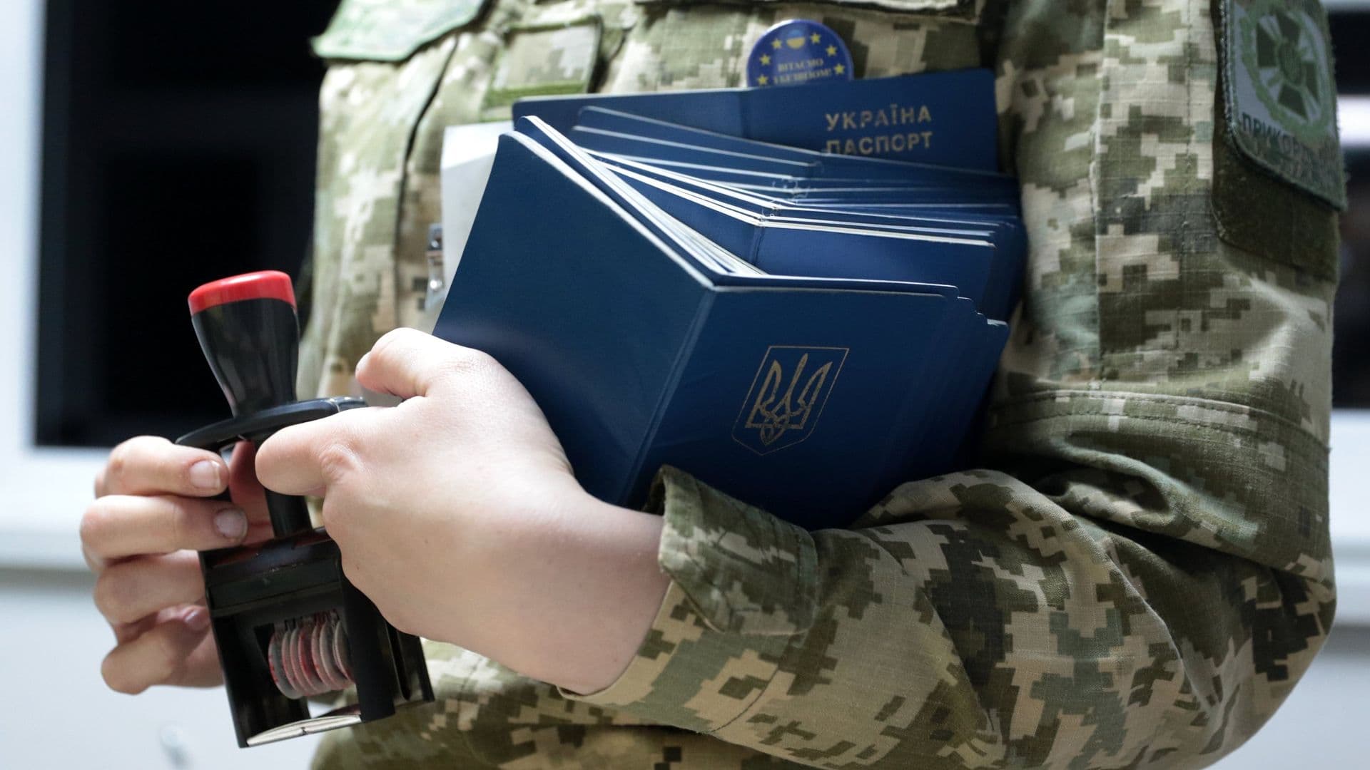 На границе Украины с Польшей начался транспортный коллапс