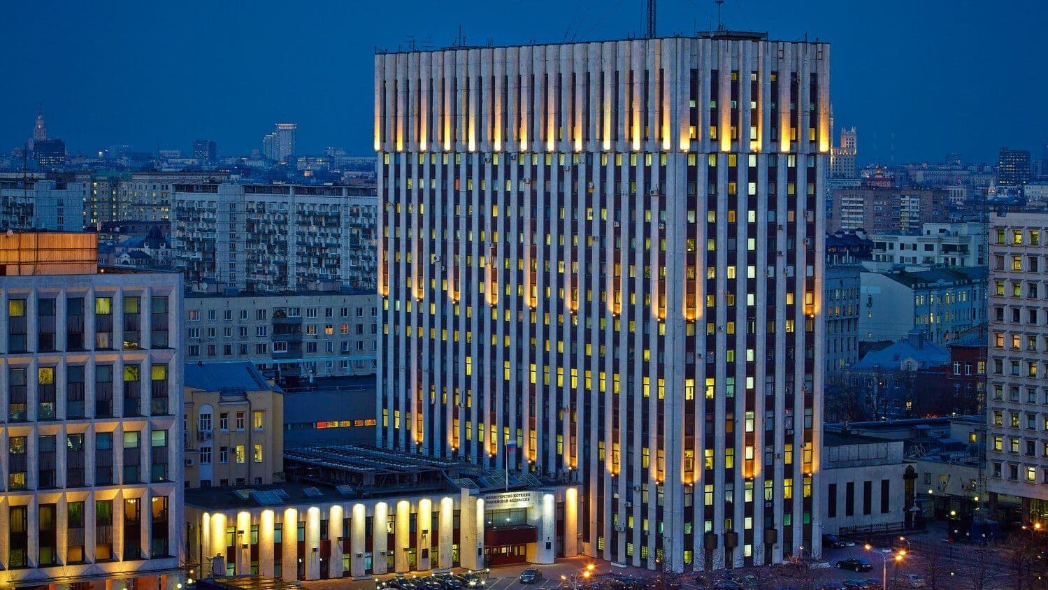 Минюст признал нежелательной организацией "Гарвардскую школу Кеннеди"*