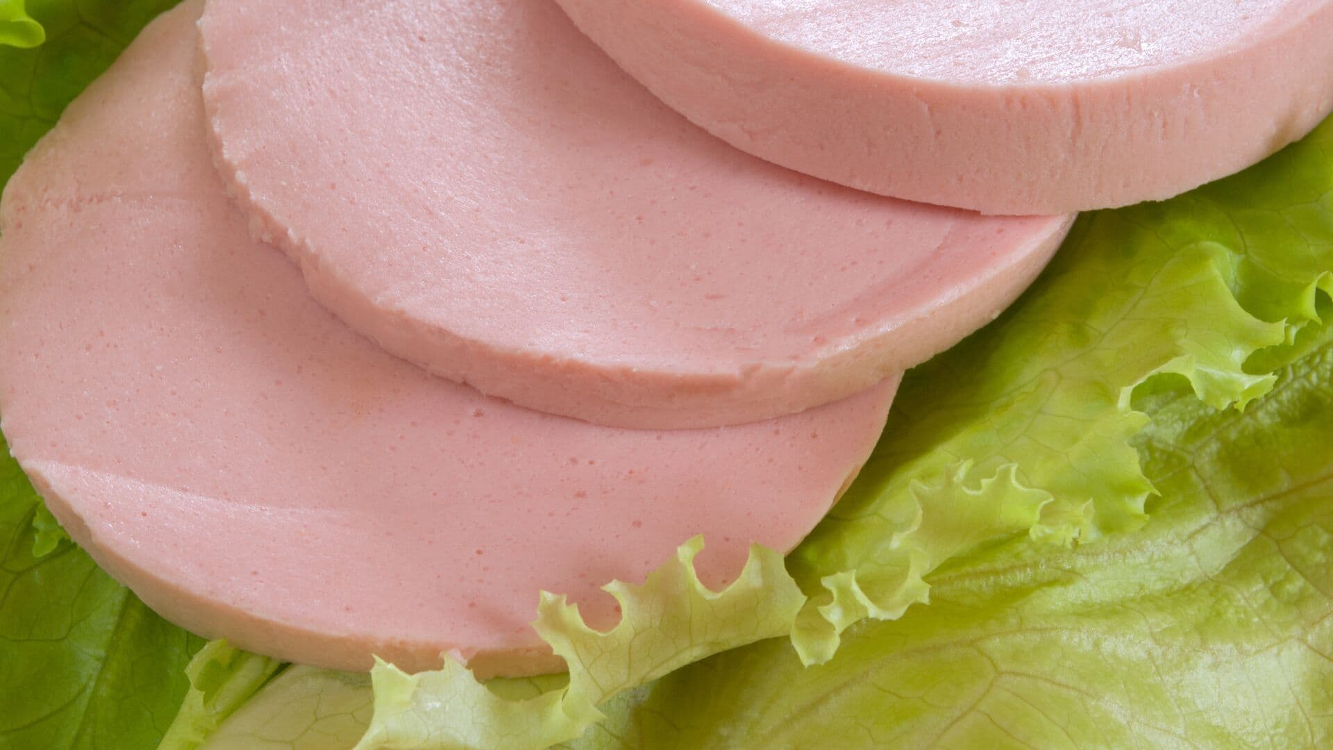 Роскачество дало советы по выбору докторской колбасы