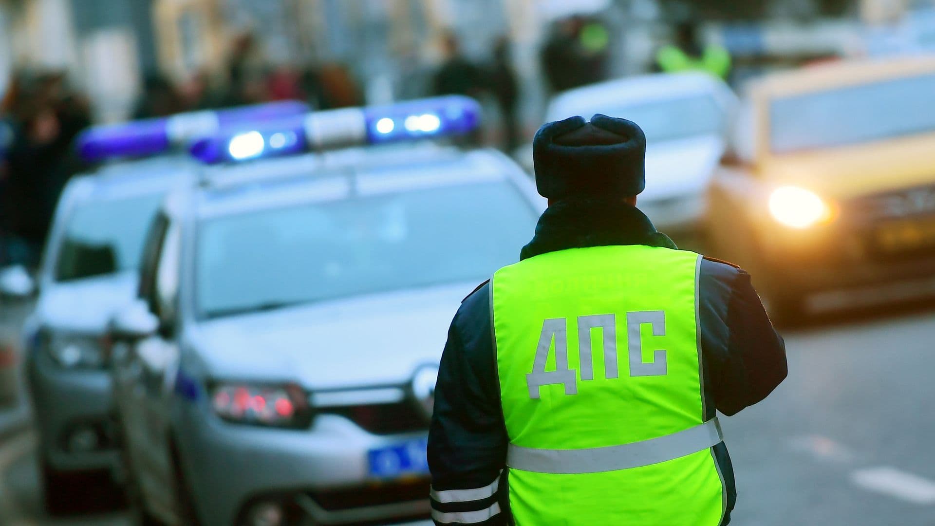 В Москве в пешехода попало колесо, отвалившееся от машины