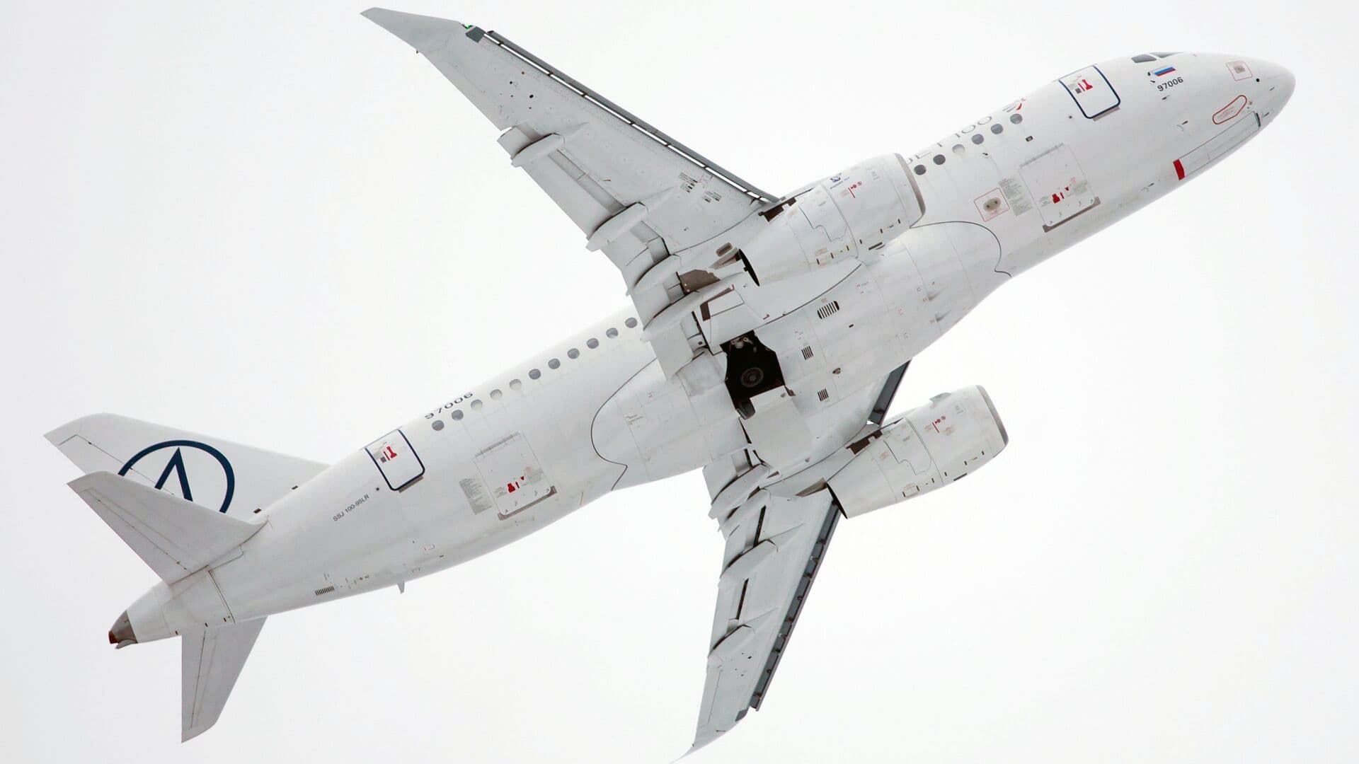 Глава Минпромторга назвал сроки запуска рейсов с импортозамещенным Superjet