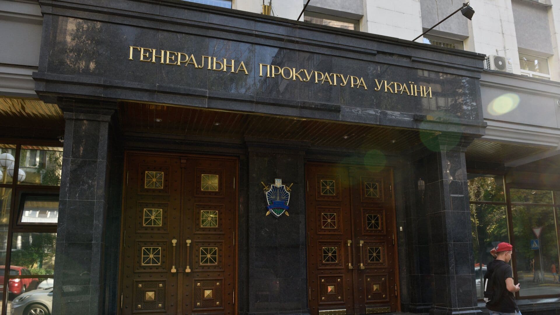 На Украине чиновников обвинили в выплате 340 тысяч долларов "мертвым душам"