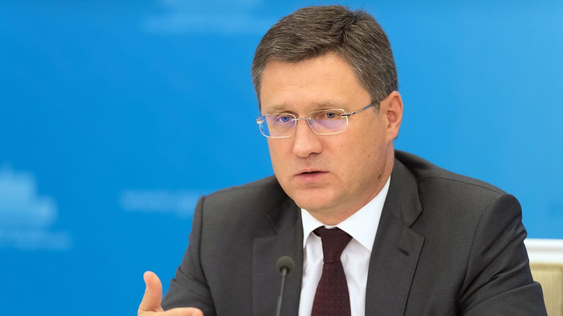 Новак поручил разработать алгоритм обеспечения АПК топливом