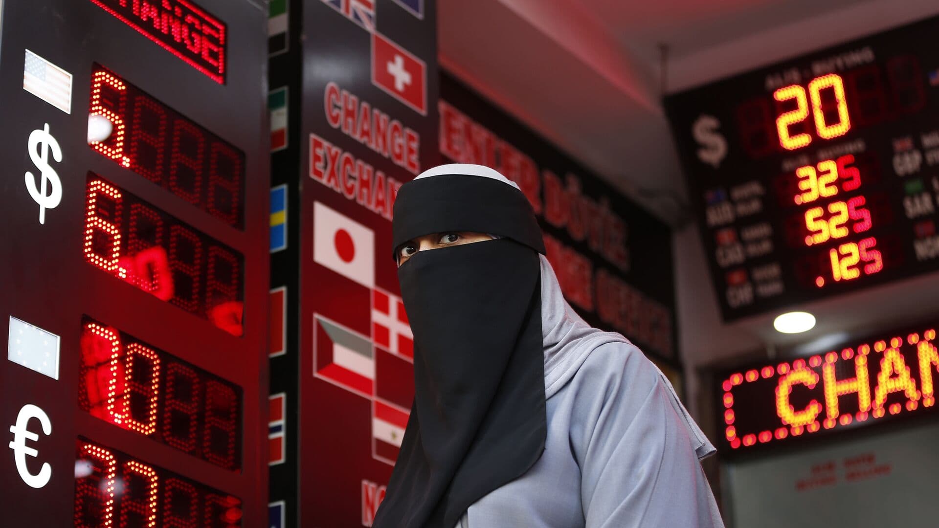 Минфин Турции ужесточит проверки нелегальных обменников на курортах