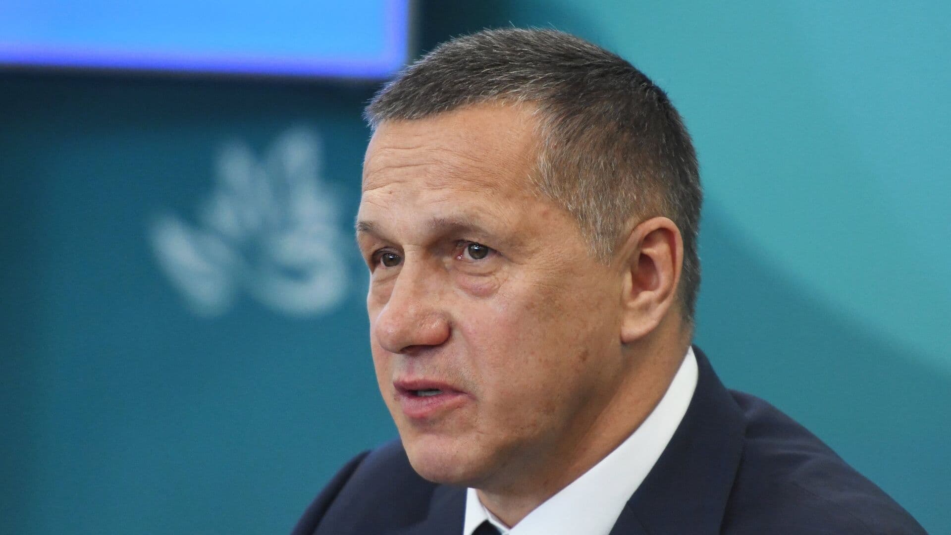 Трутнев попросил Путина обеспечить единый оператор северного завоза флотом