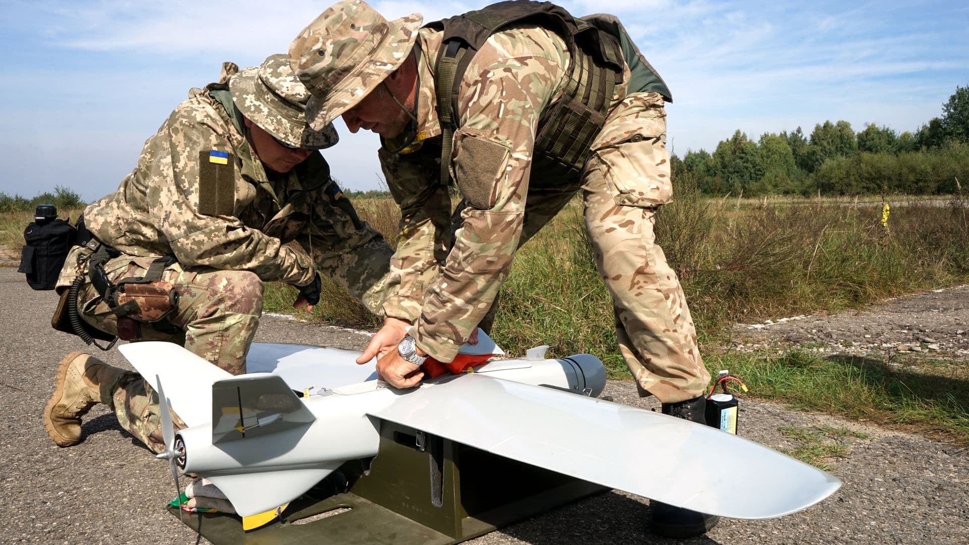 НАТО тестирует на Украине военную нейросеть, рассказал эксперт