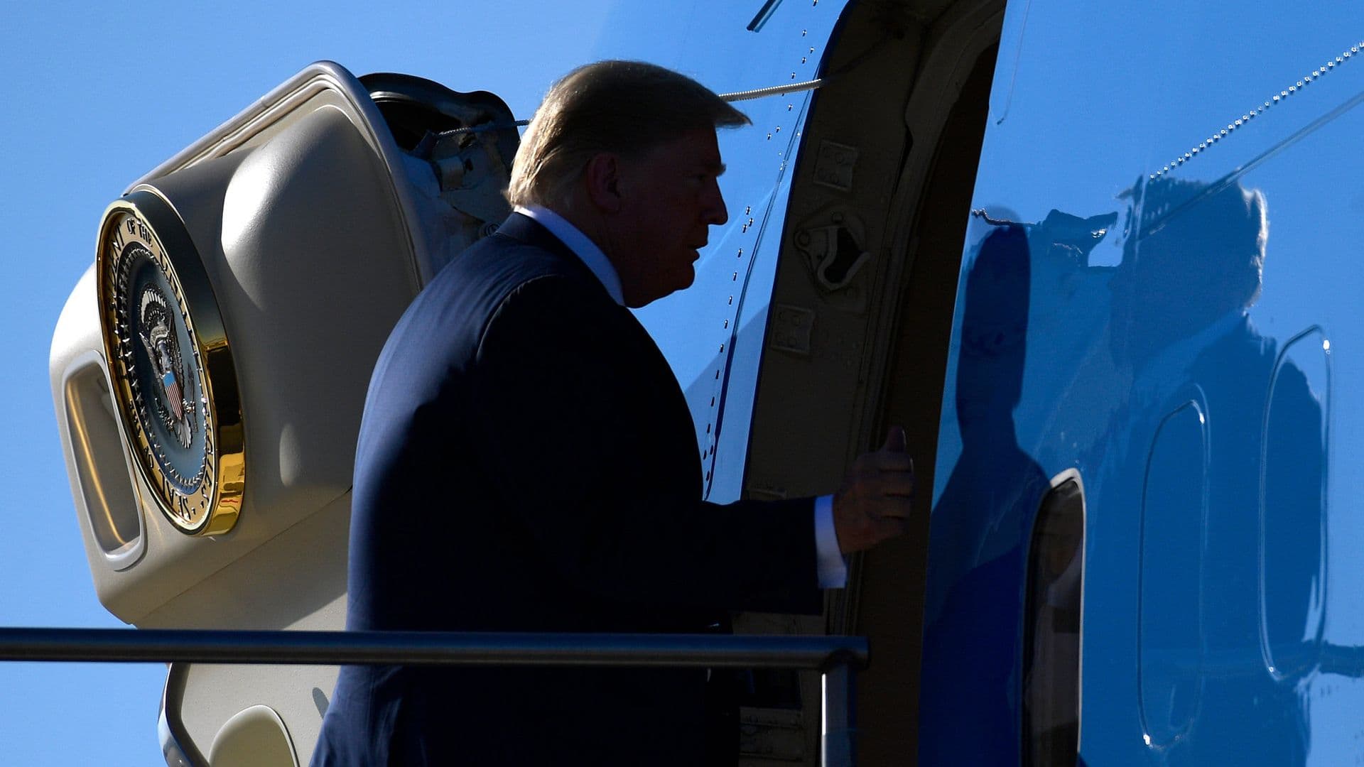 Трамп использовал старый самолет для возвращения из Турции в США