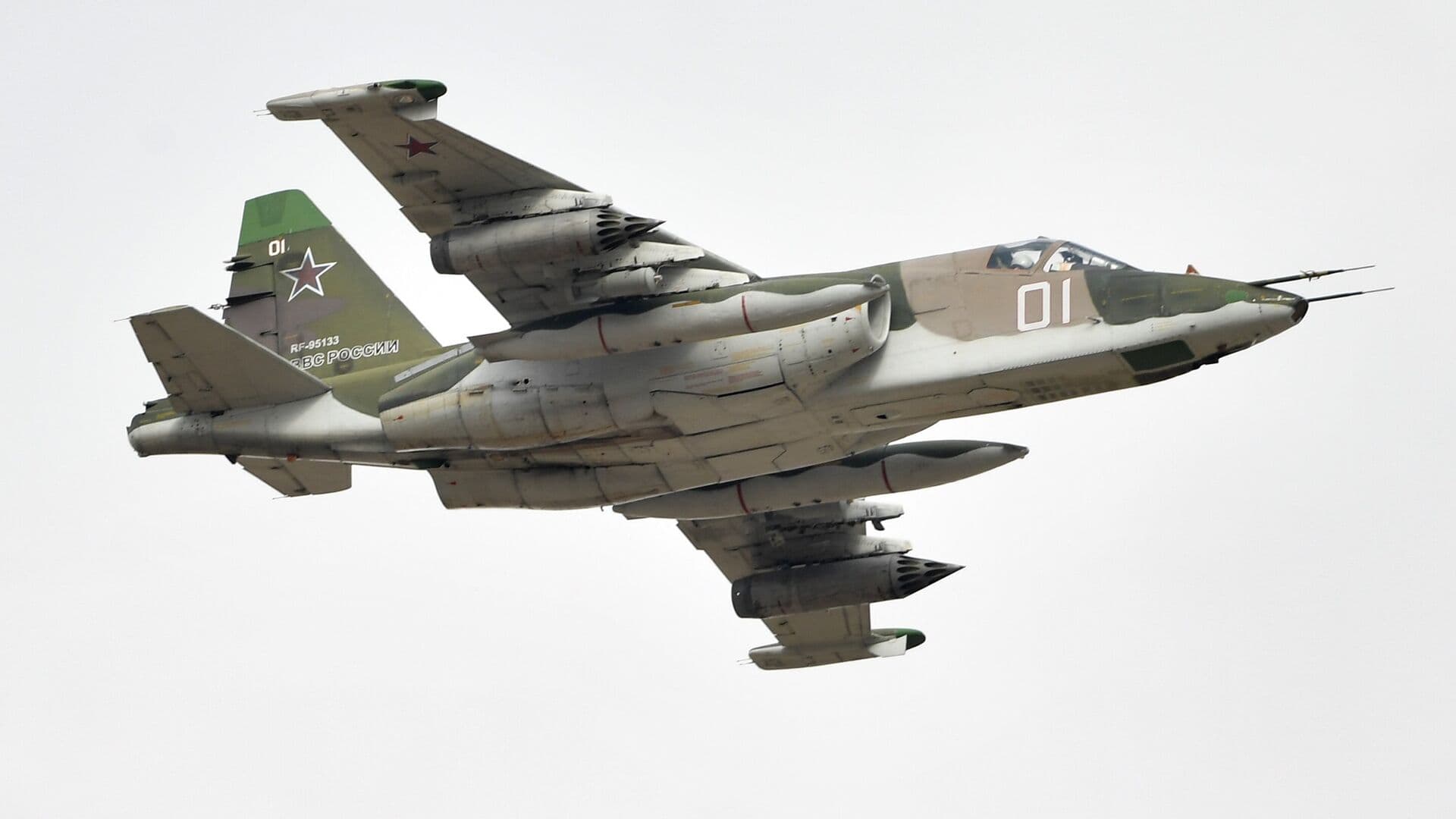 В Киргизии самолет Су-25 выронил два учебных боеприпаса