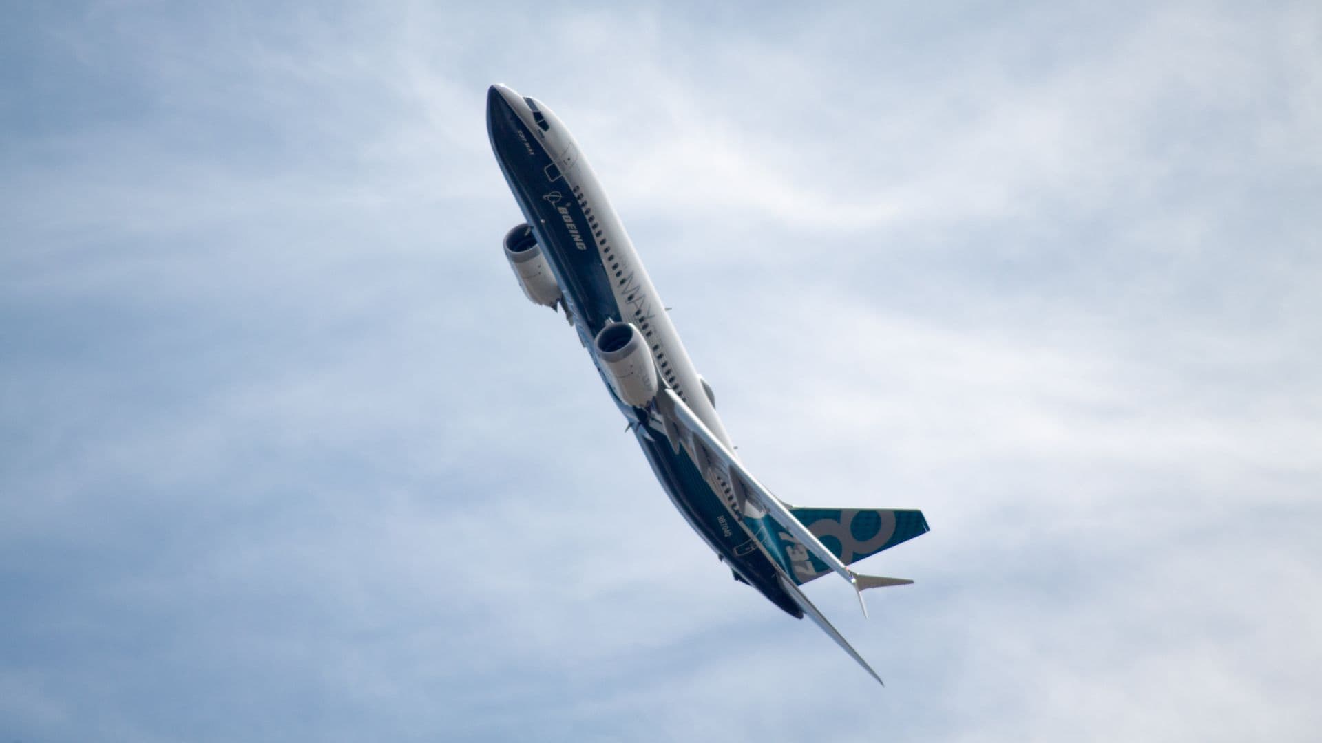 СМИ: Boeing 737 пропал с радаров над Аравийским морем