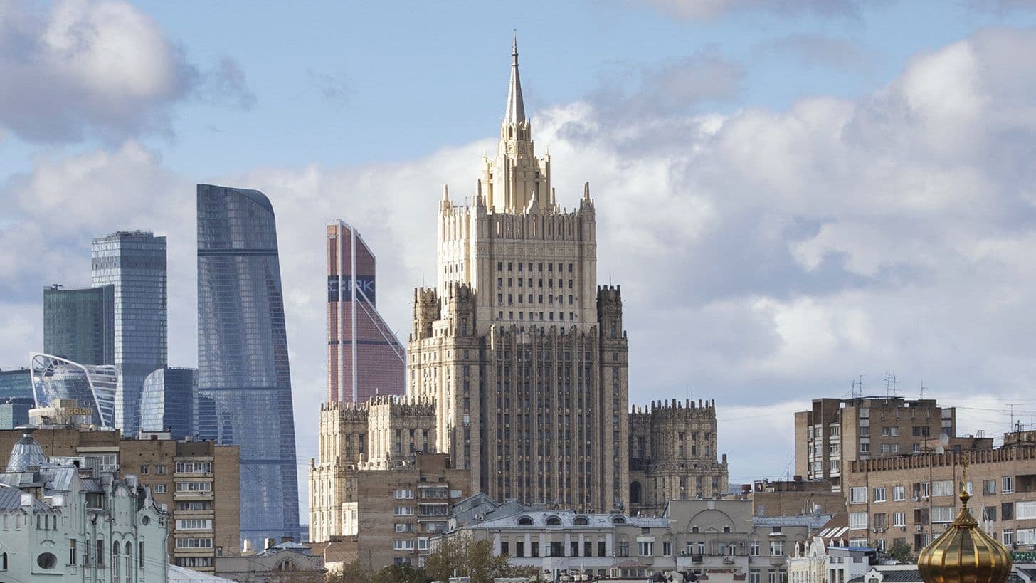 Запад перешел к тактике сдерживания России в Заполярье, заявил МИД