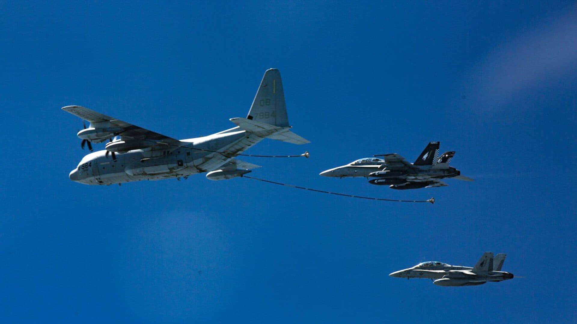 Американские самолеты-заправщики пролетели над Израилем во время обстрела