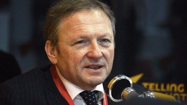 Титов рассказал, какие русские песни поют китайцы во время застолий