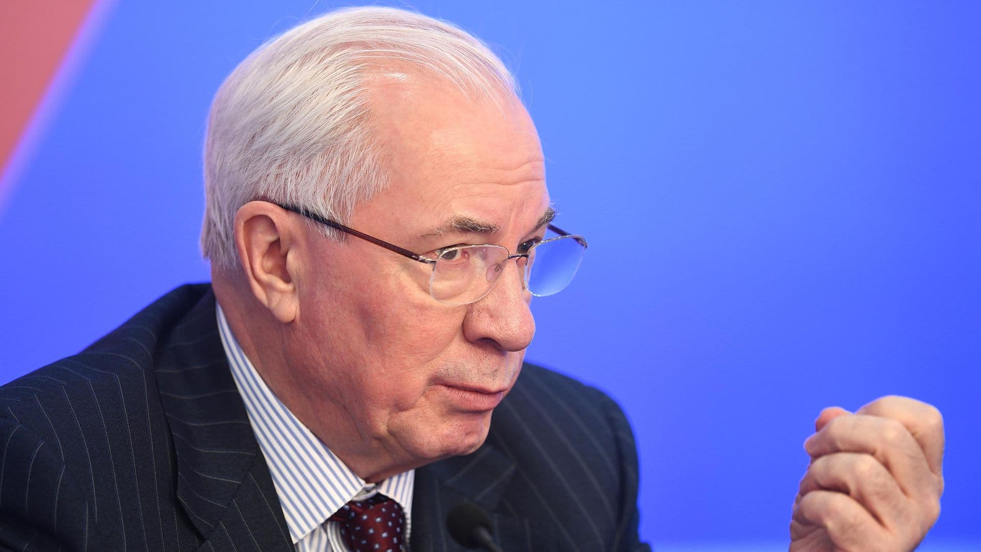 Азаров назвал насильственную мобилизацию на Украине дикостью