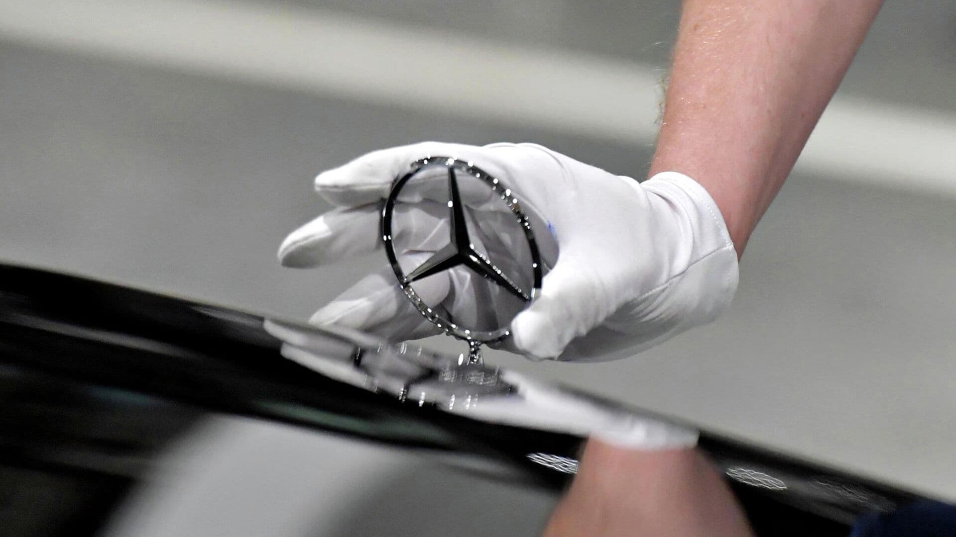 Mercedes оставит 90 тысяч сотрудников в Германии без ежегодной премии