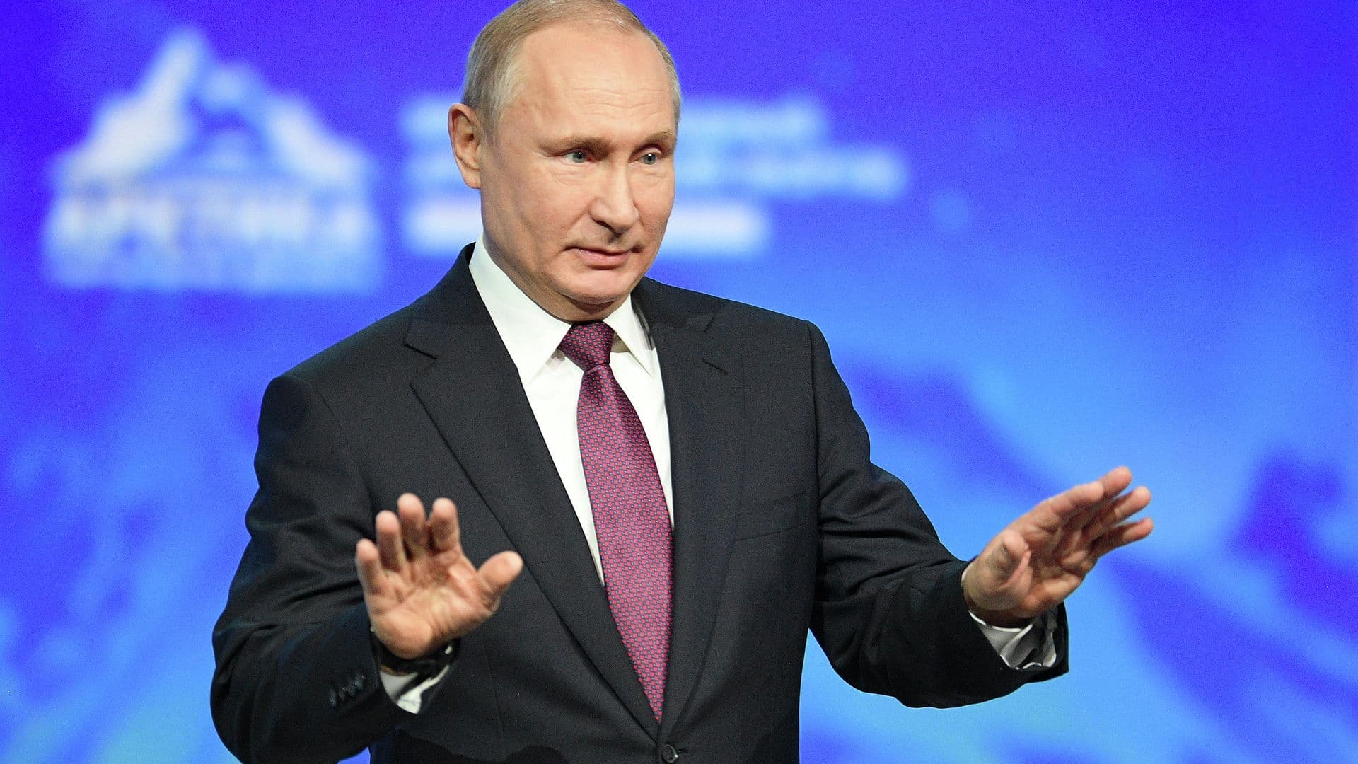 Путин назвал большие корабли базовой составляющей ВМФ